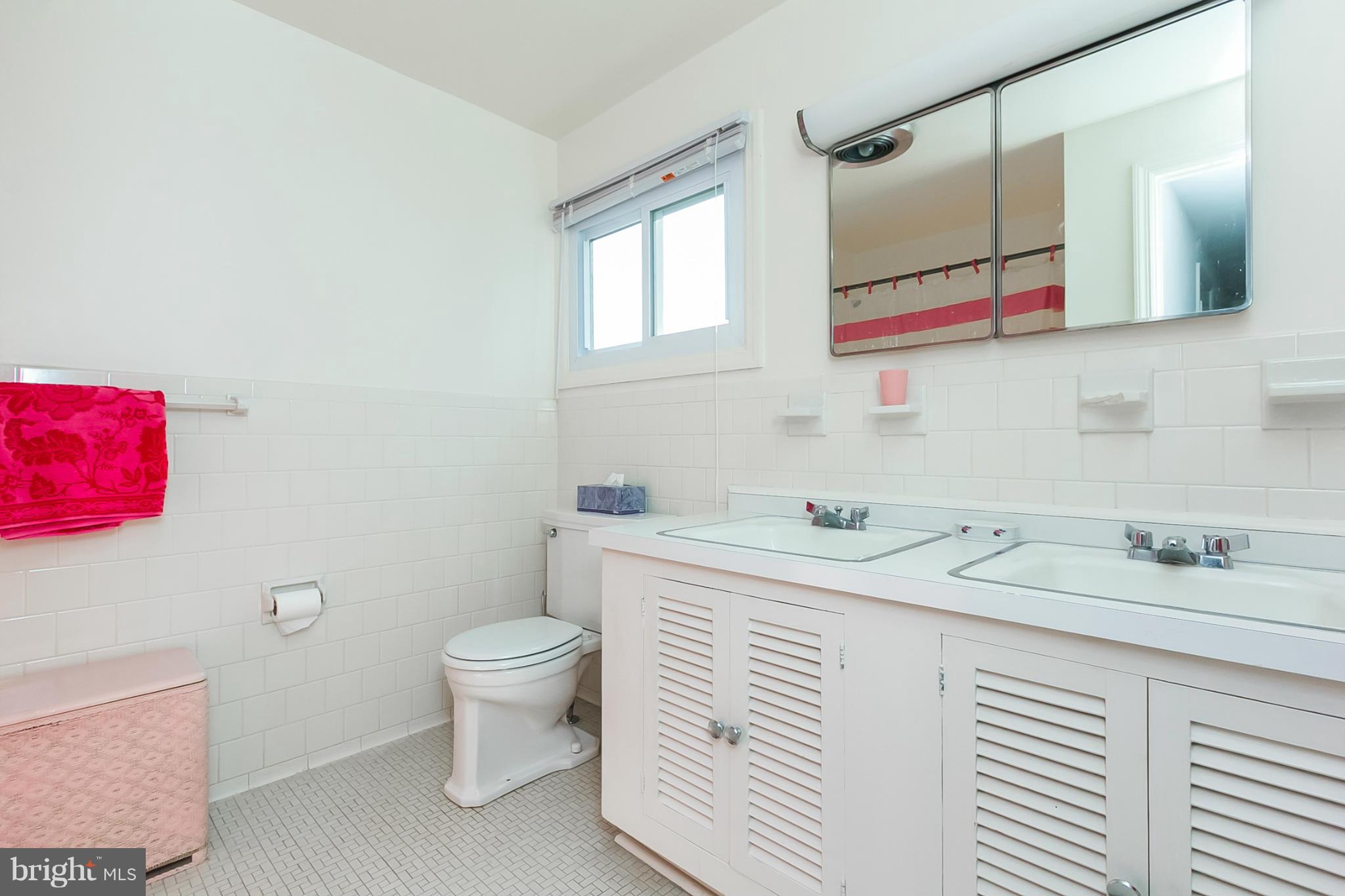 LONG MEADOW ESTATES - Residential