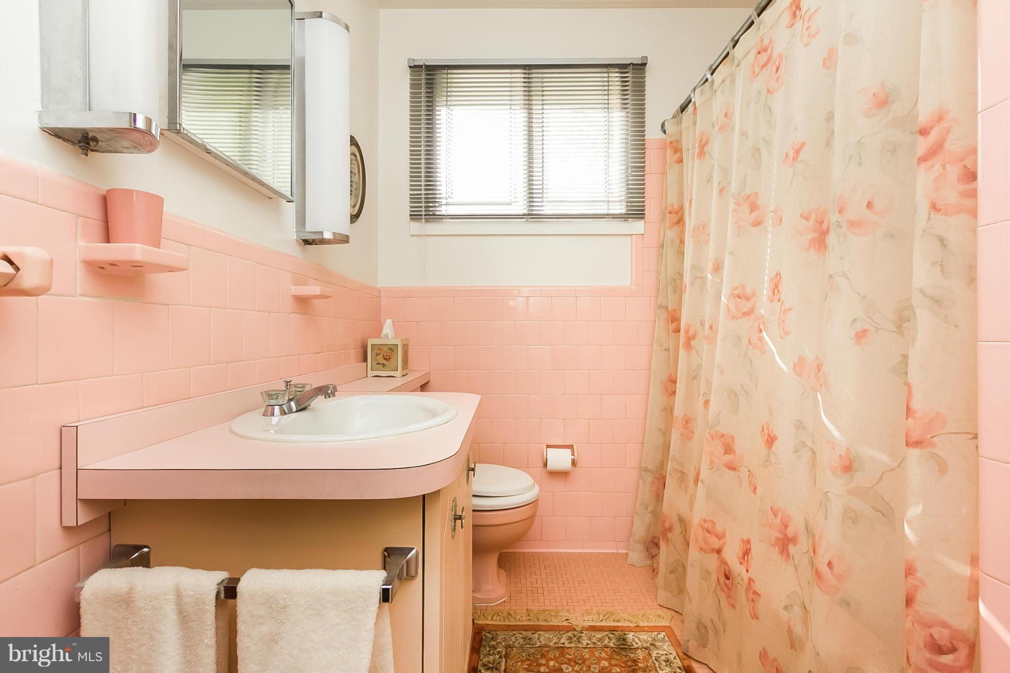 LONG MEADOW ESTATES - Residential