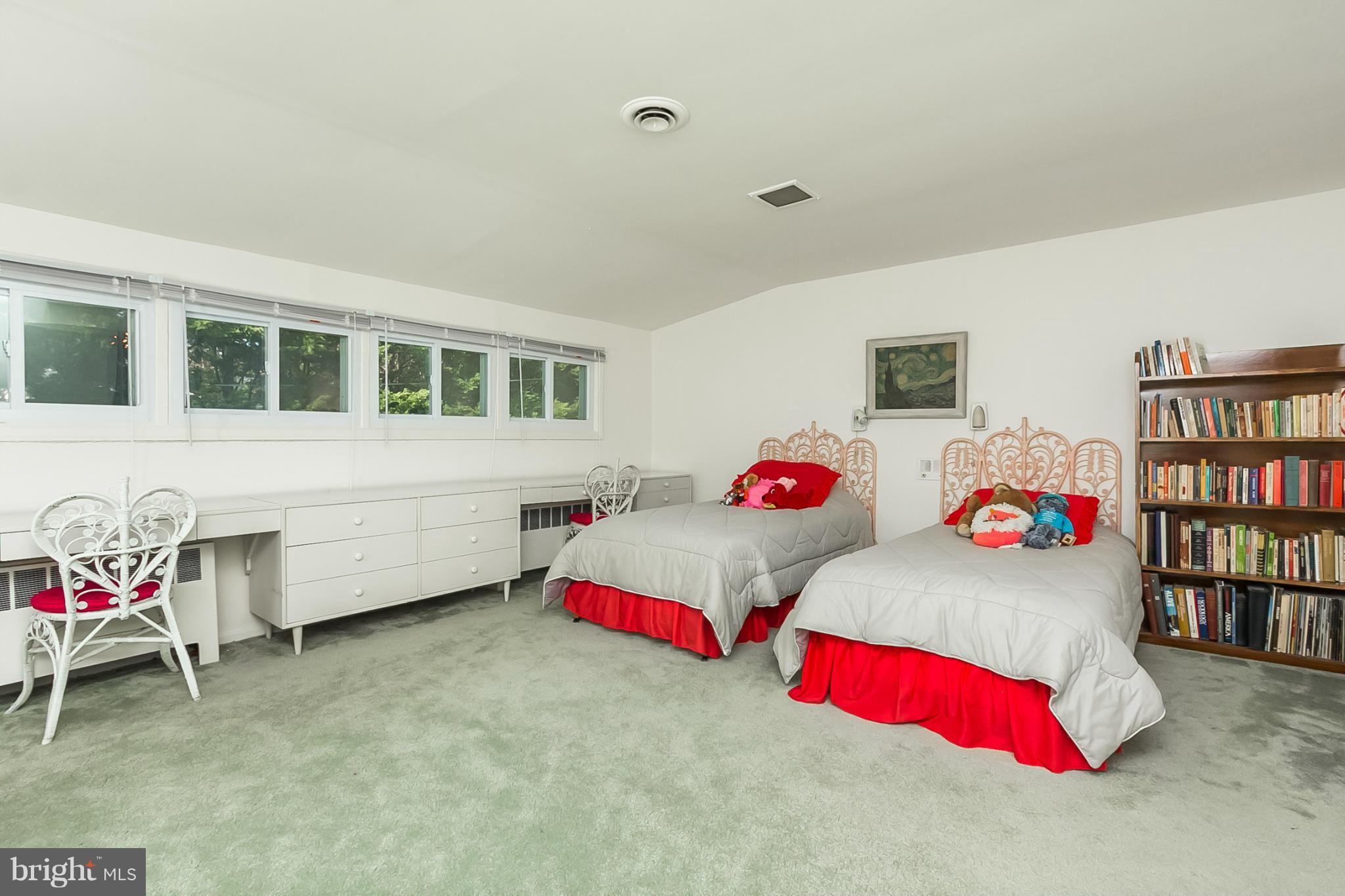 LONG MEADOW ESTATES - Residential