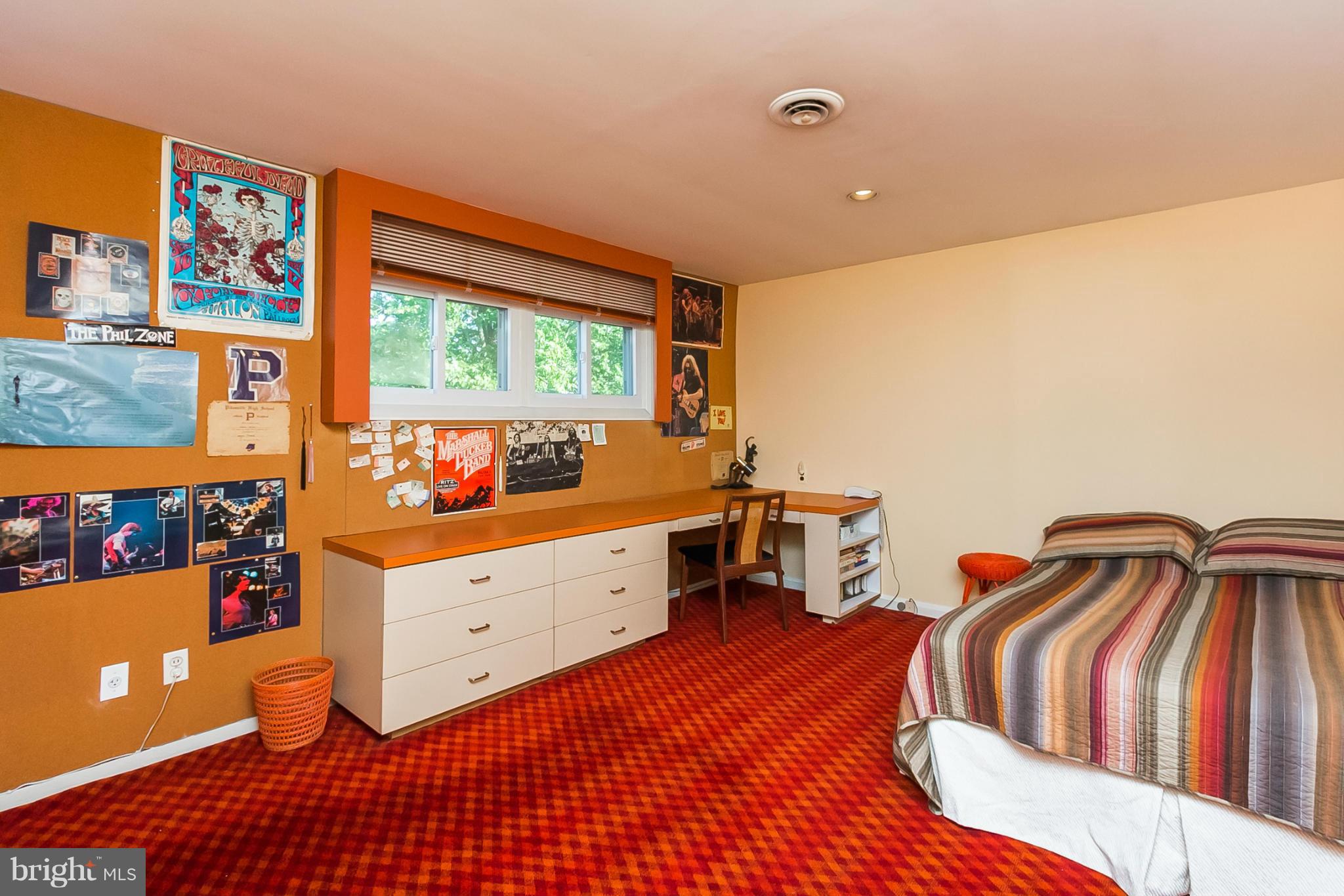 LONG MEADOW ESTATES - Residential