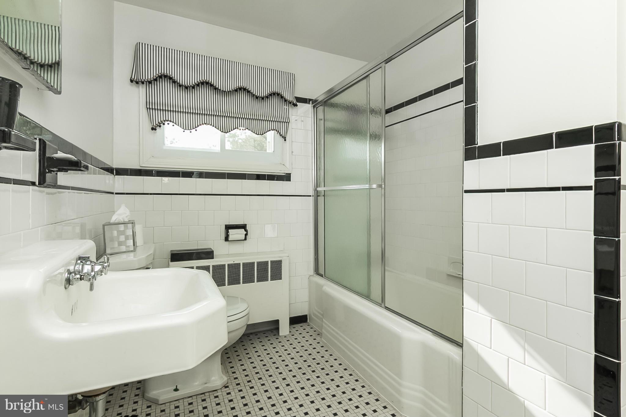 LONG MEADOW ESTATES - Residential