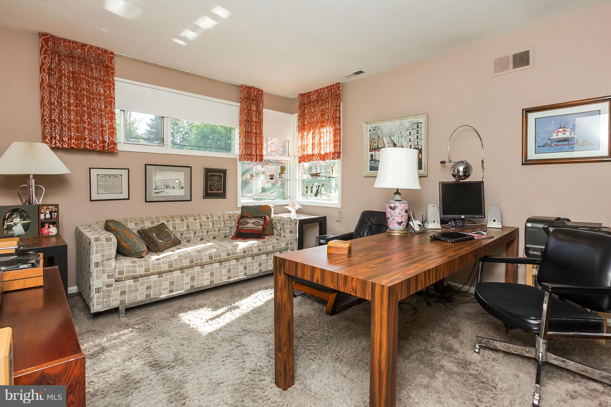 LONG MEADOW ESTATES - Residential