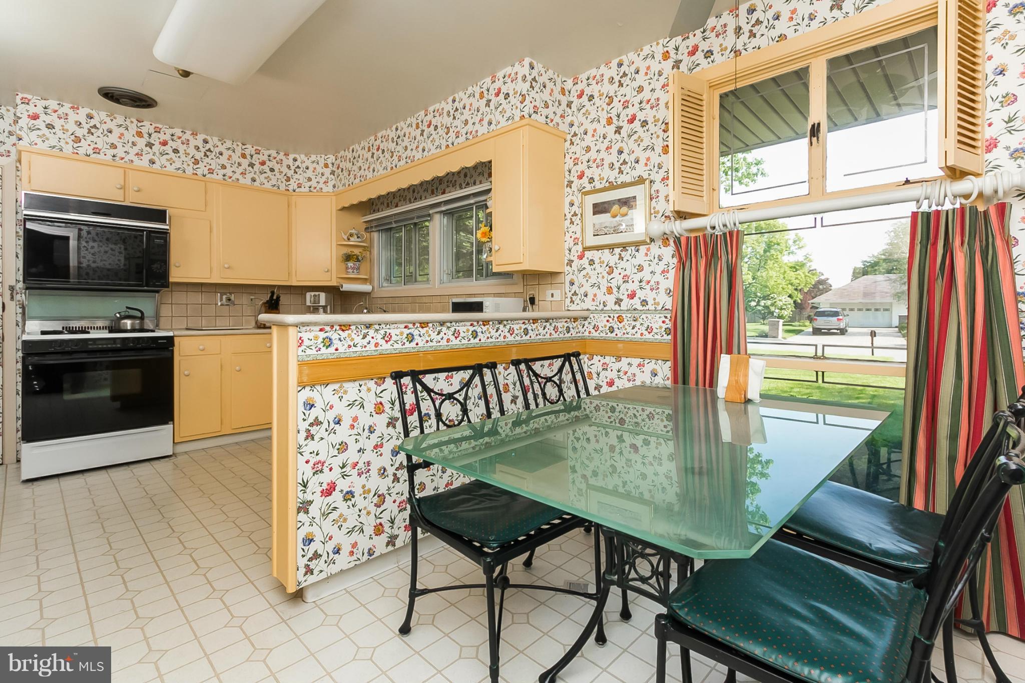 LONG MEADOW ESTATES - Residential