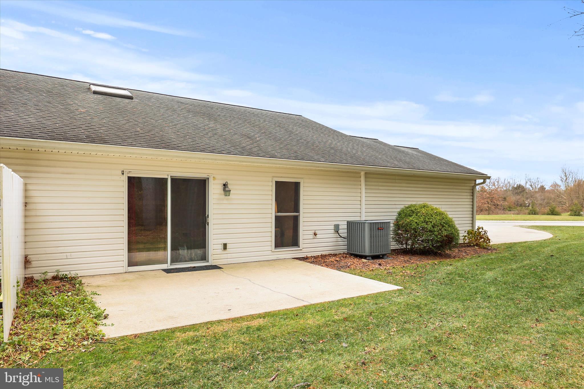 LAUREL MANOR - Residential