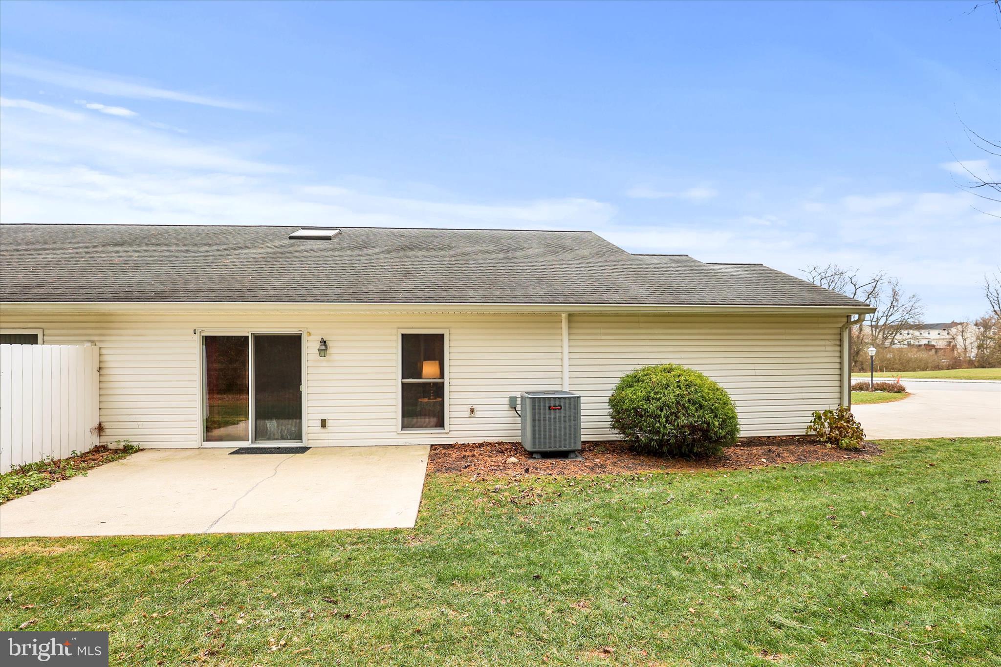 LAUREL MANOR - Residential