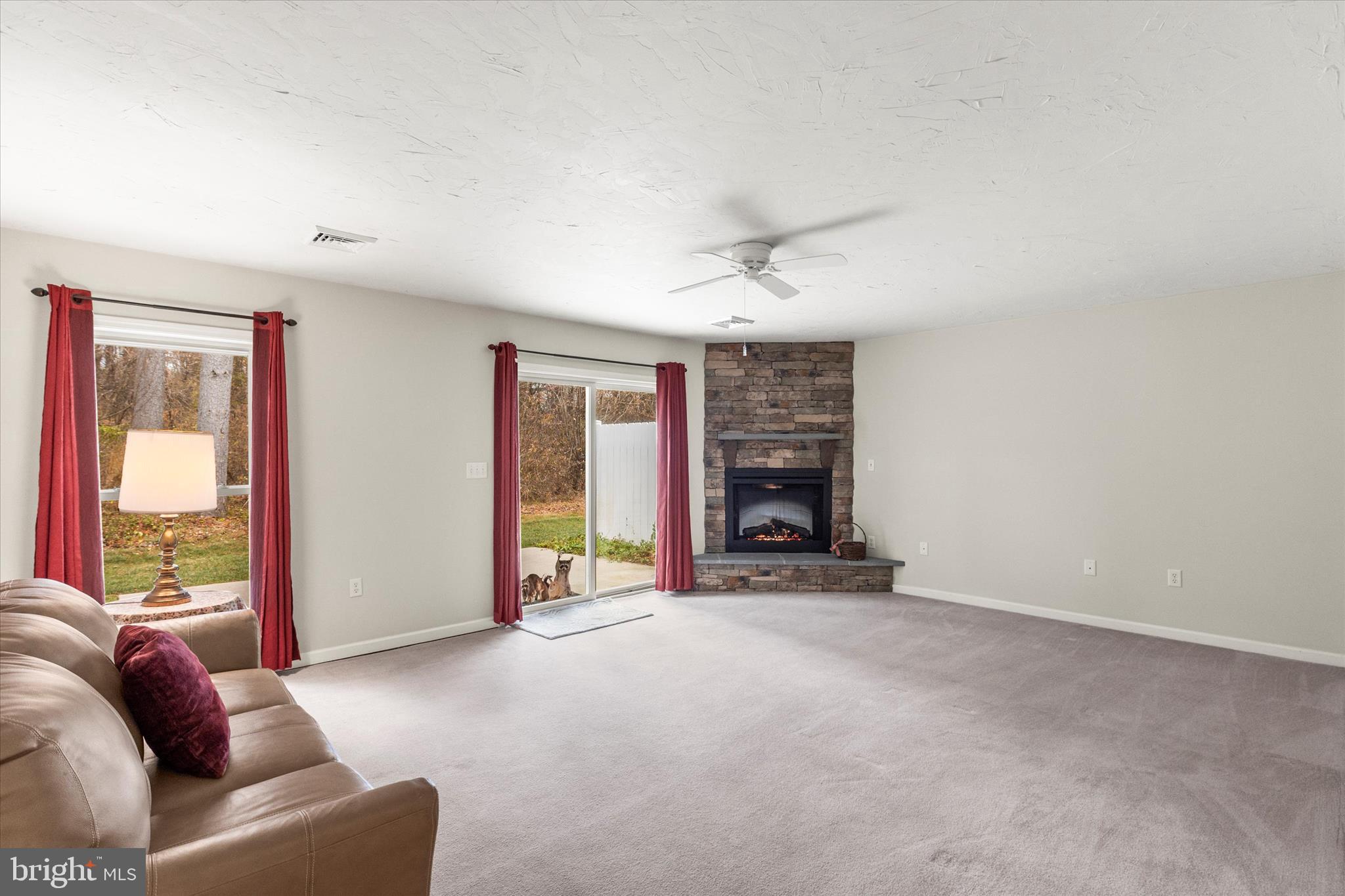 LAUREL MANOR - Residential