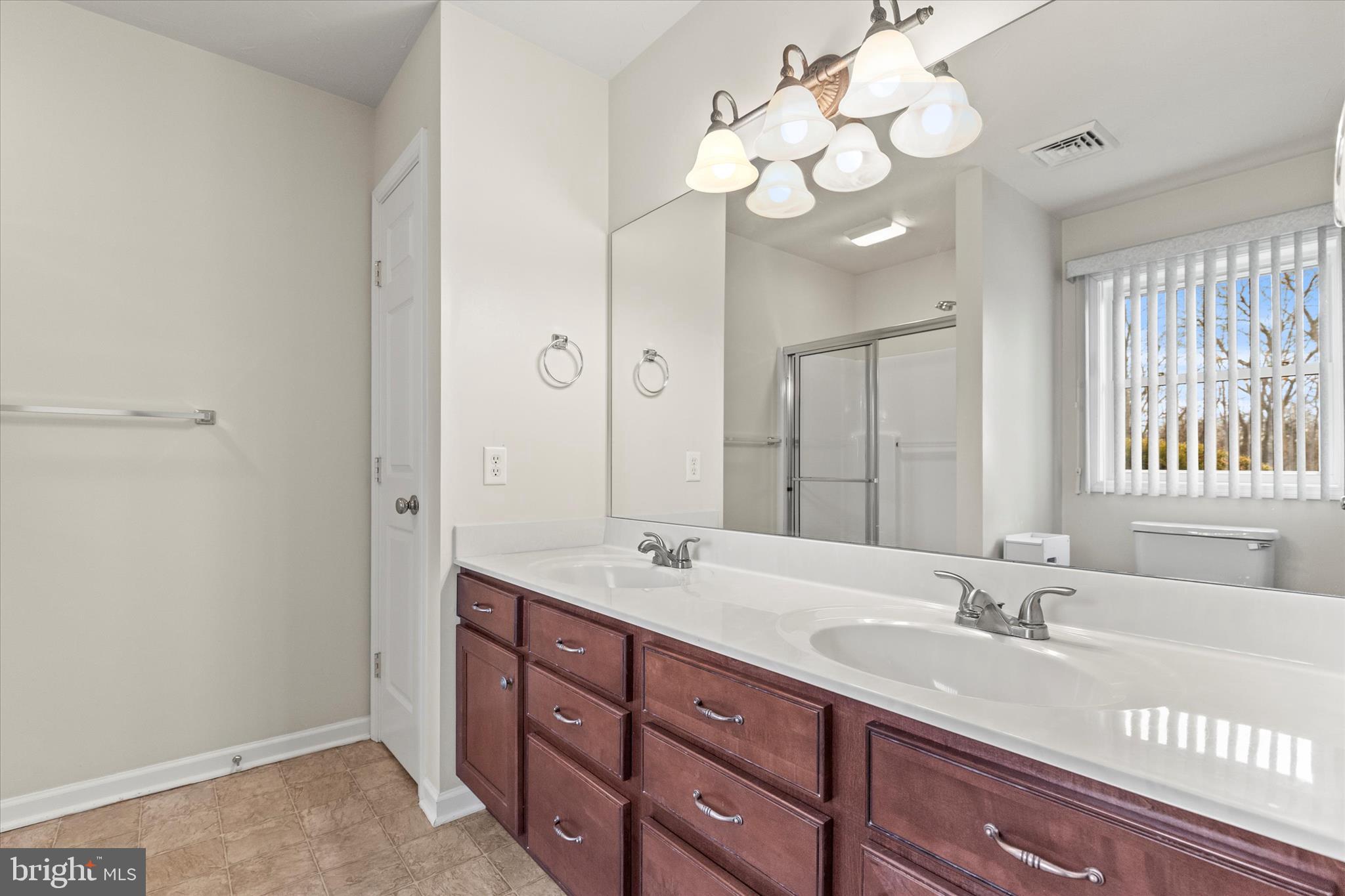 LAUREL MANOR - Residential