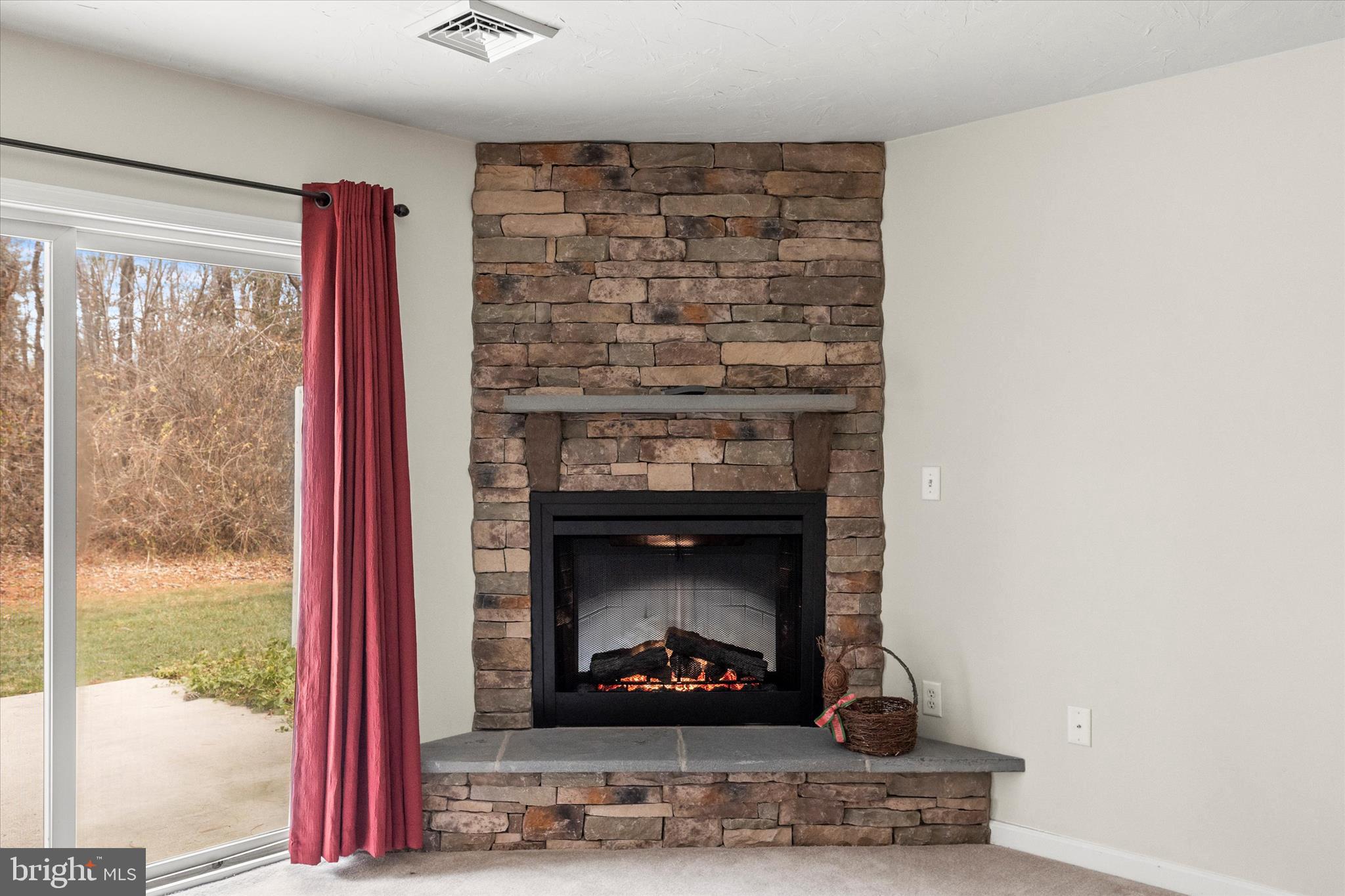 LAUREL MANOR - Residential