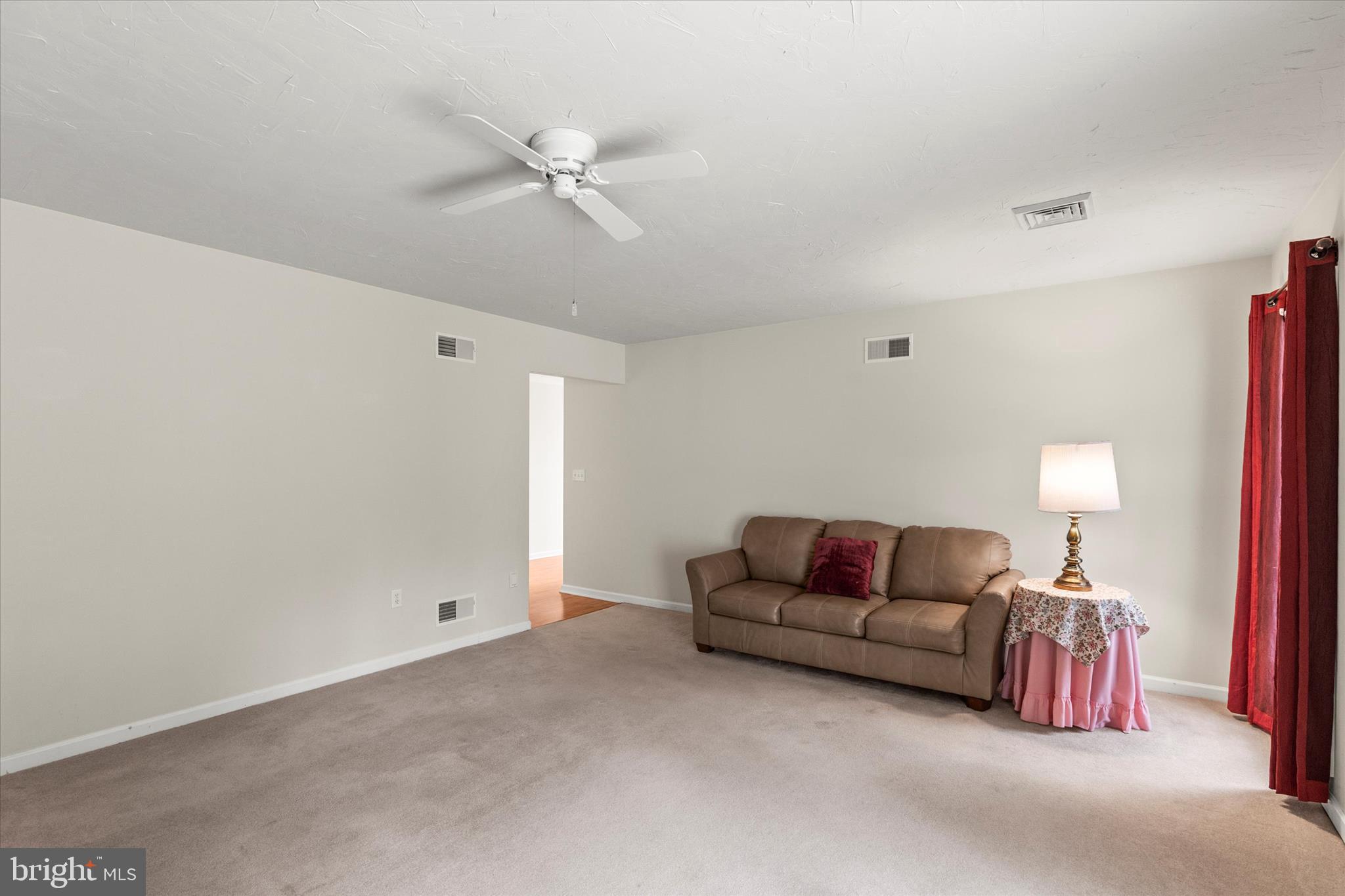 LAUREL MANOR - Residential