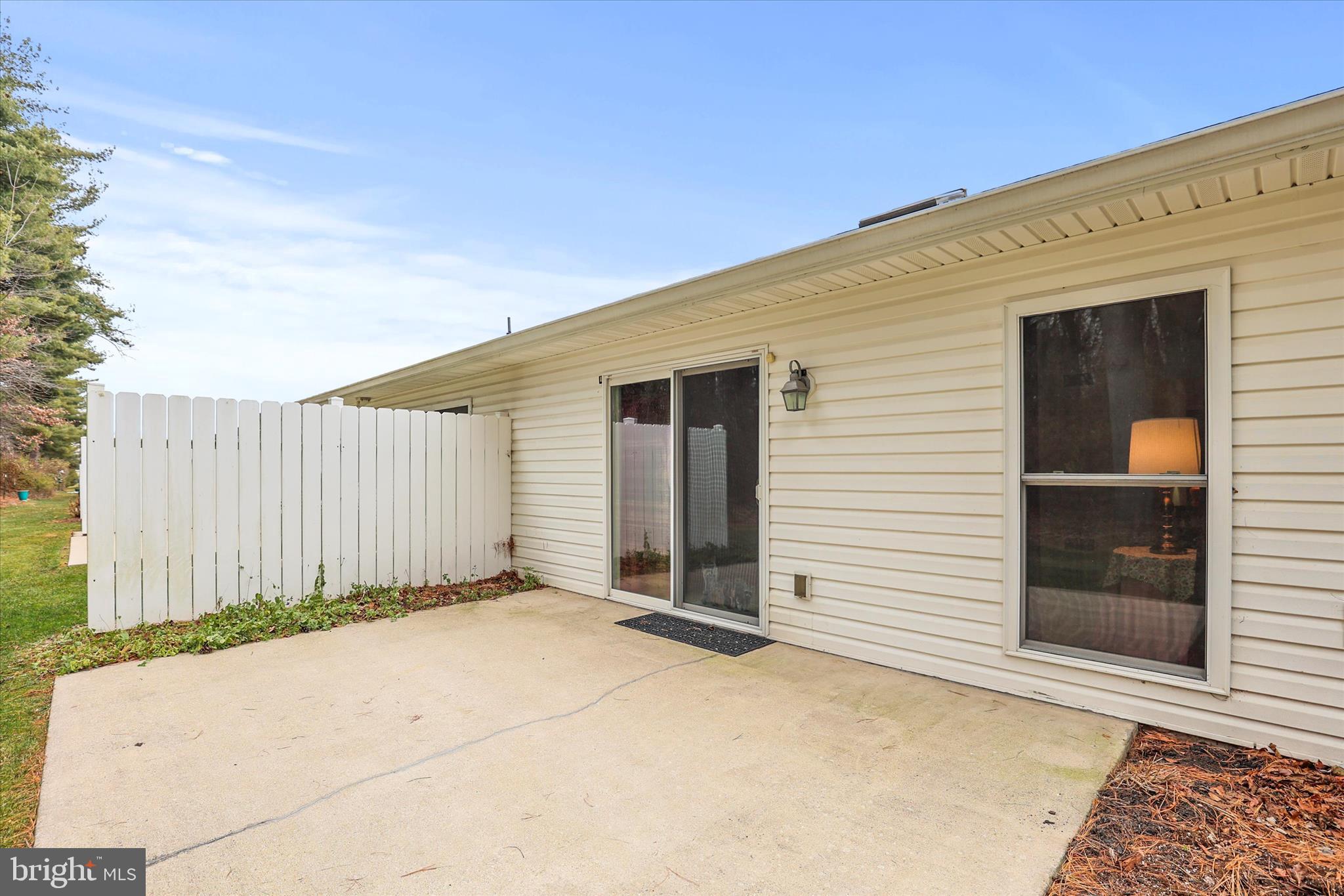 LAUREL MANOR - Residential