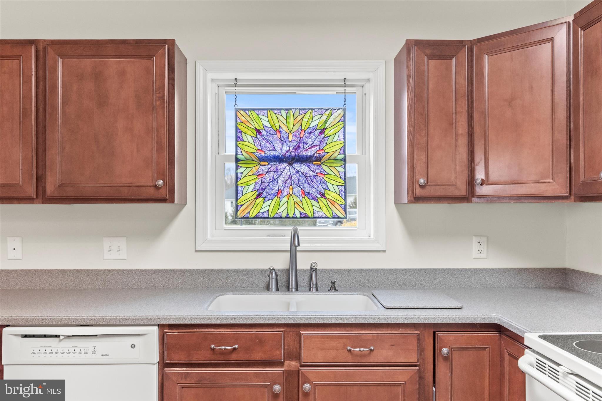 LAUREL MANOR - Residential