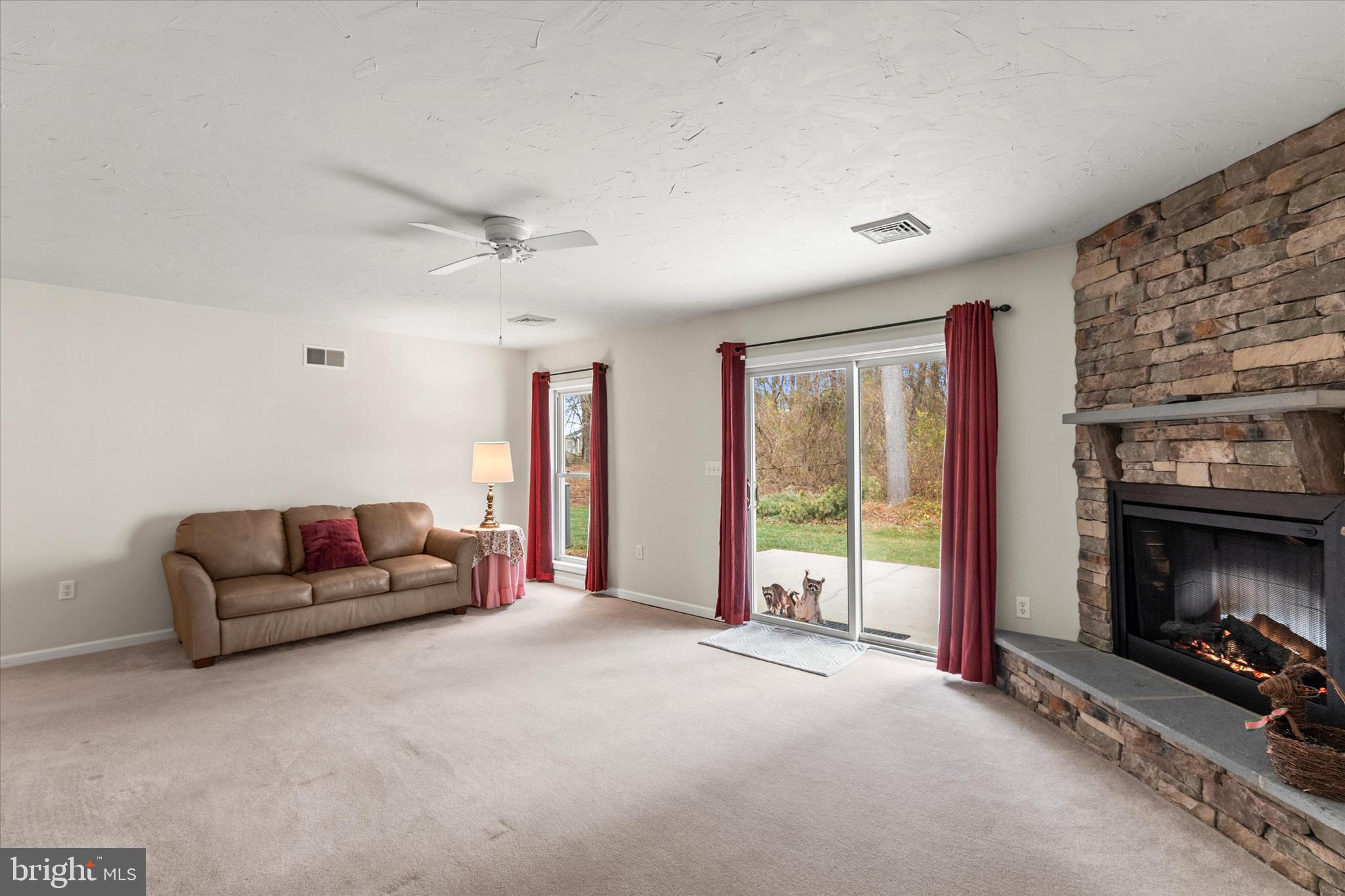 LAUREL MANOR - Residential