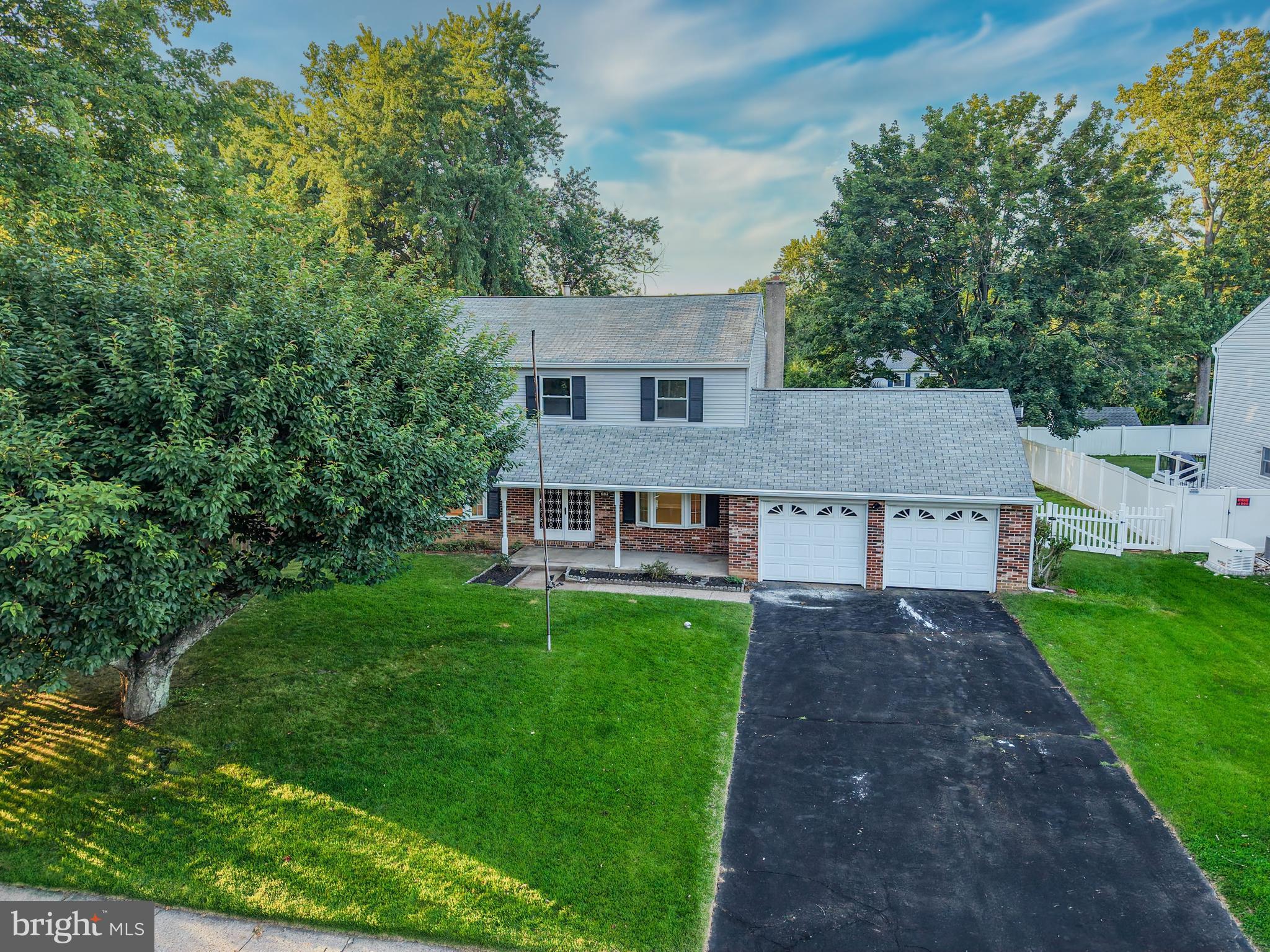 682 WOODLYN DRIVE