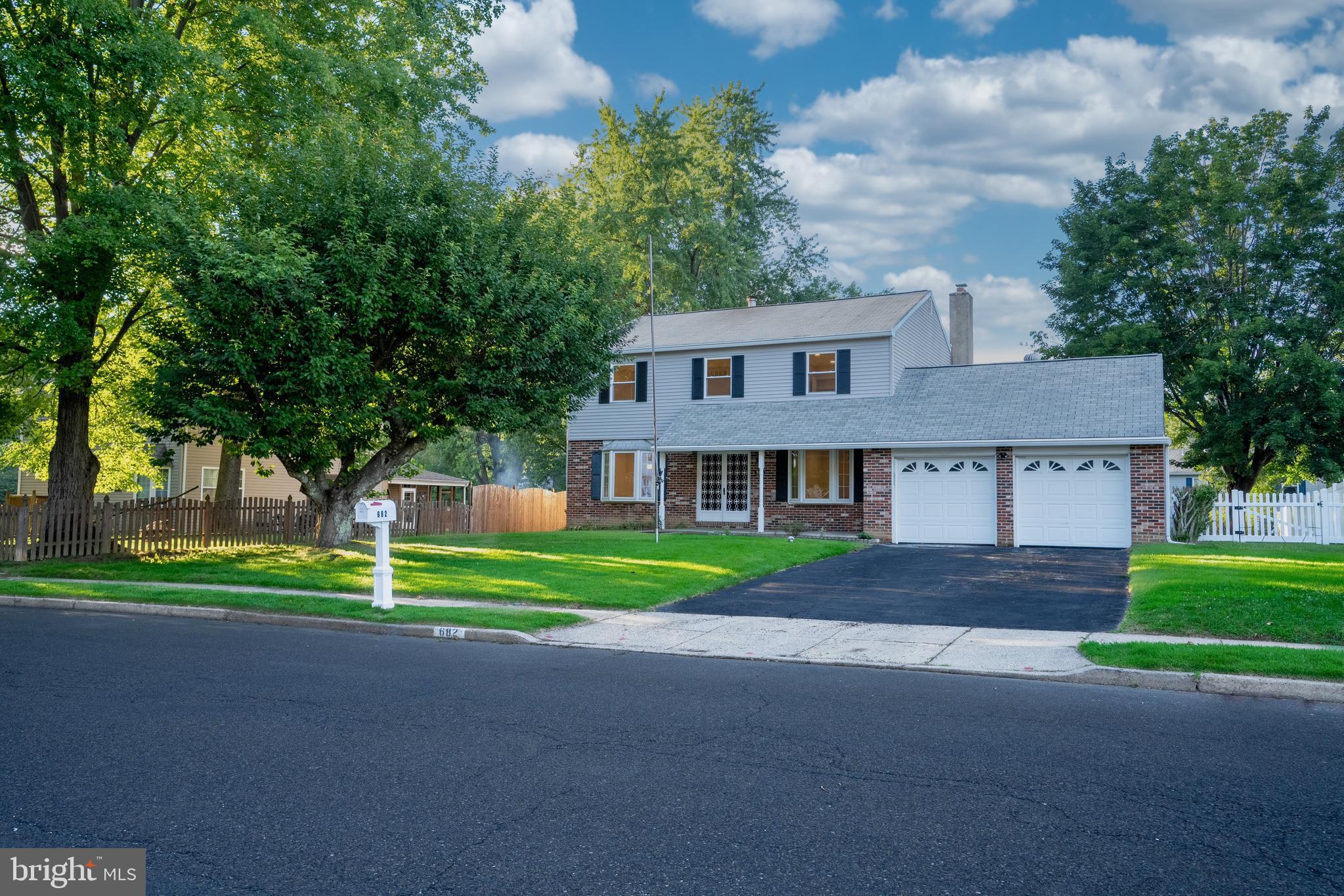 682 WOODLYN DRIVE