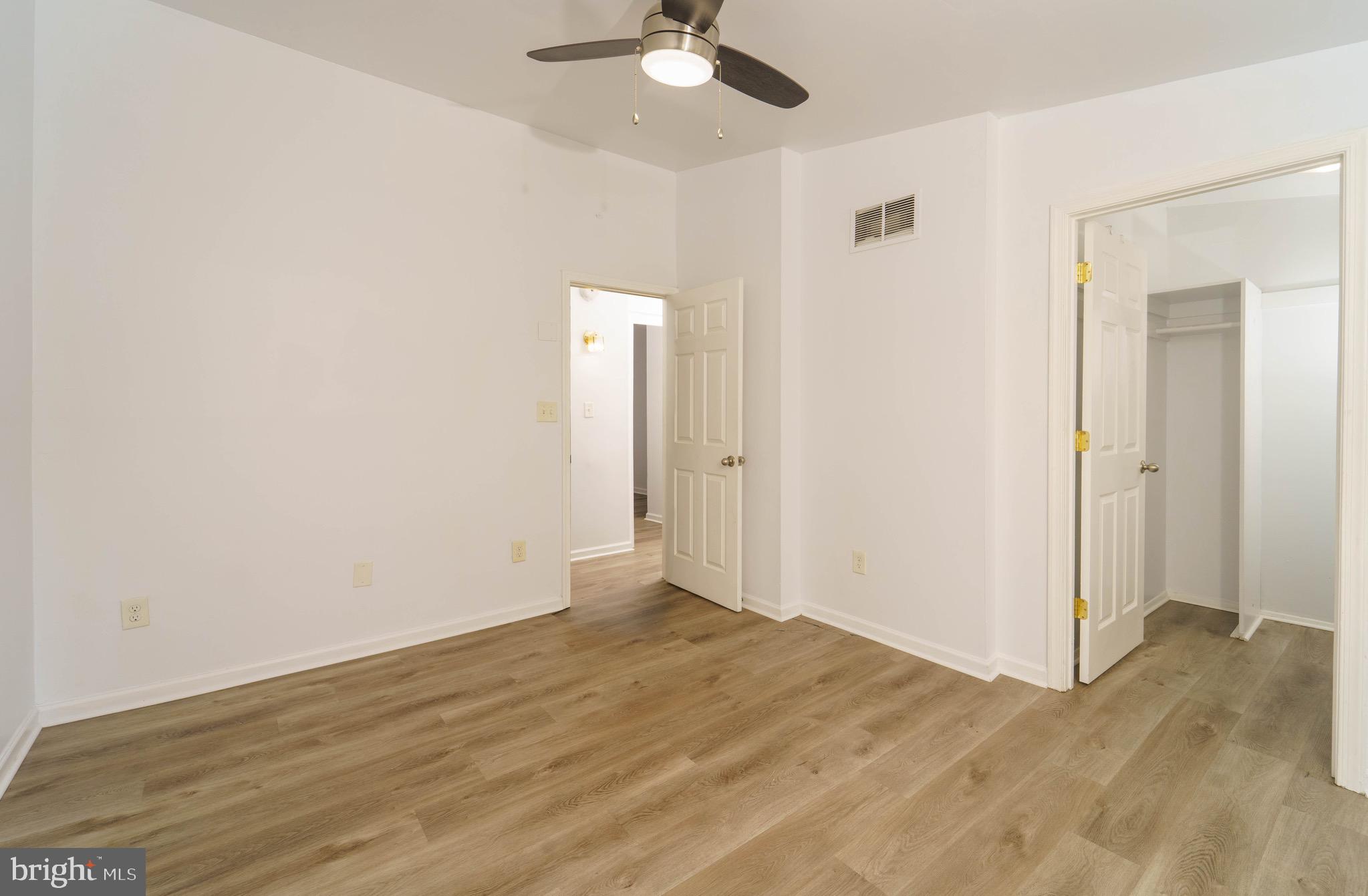 VILLAGE OF OAKLAND MILLS - Residential Lease