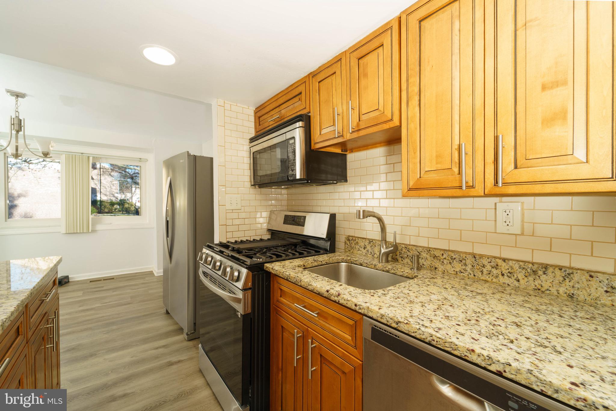 VILLAGE OF OAKLAND MILLS - Residential Lease