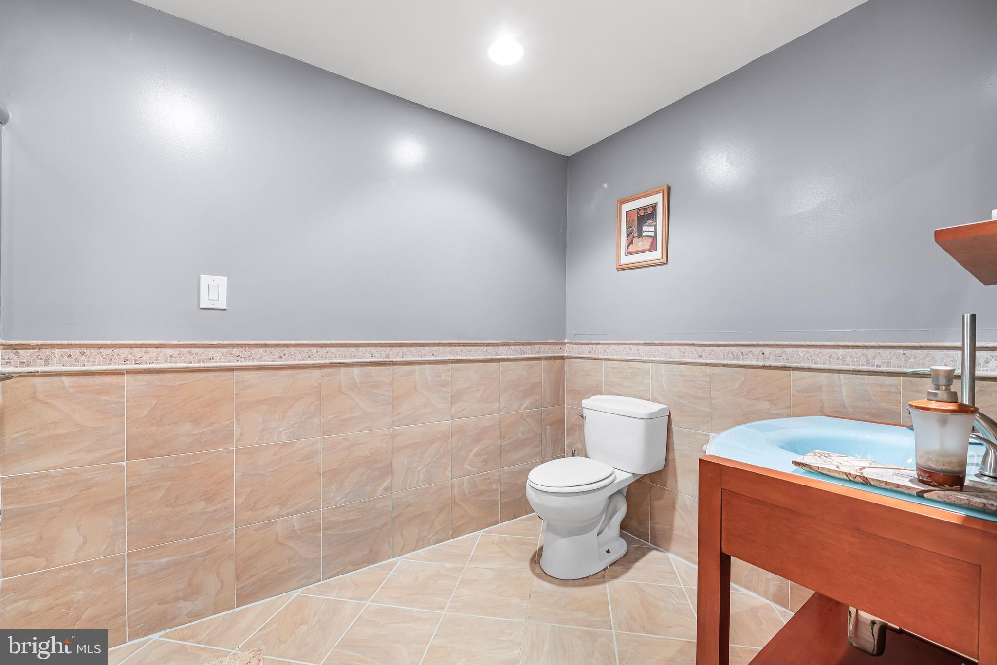 VILLAGE OF RIVER HILL - Residential