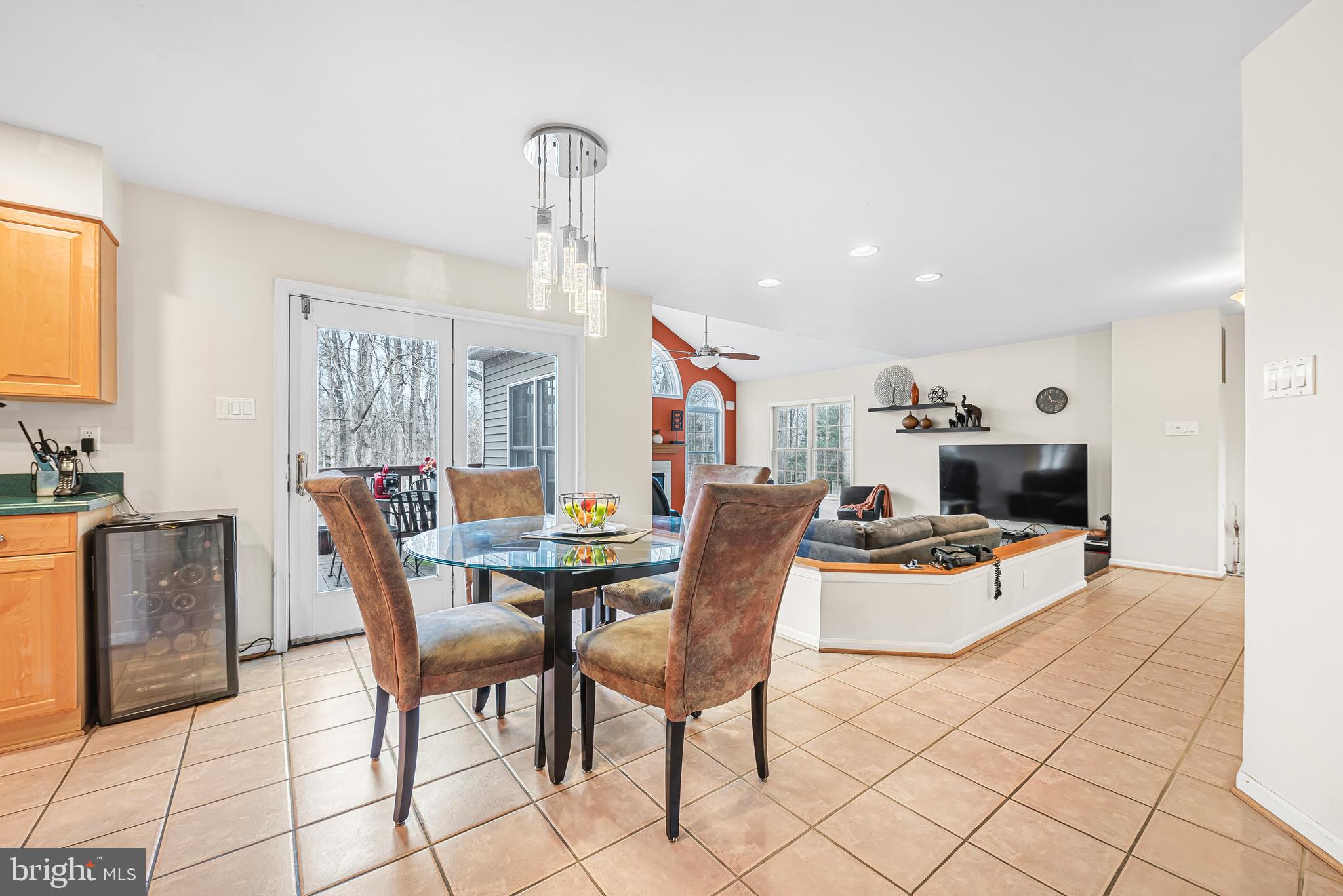 VILLAGE OF RIVER HILL - Residential