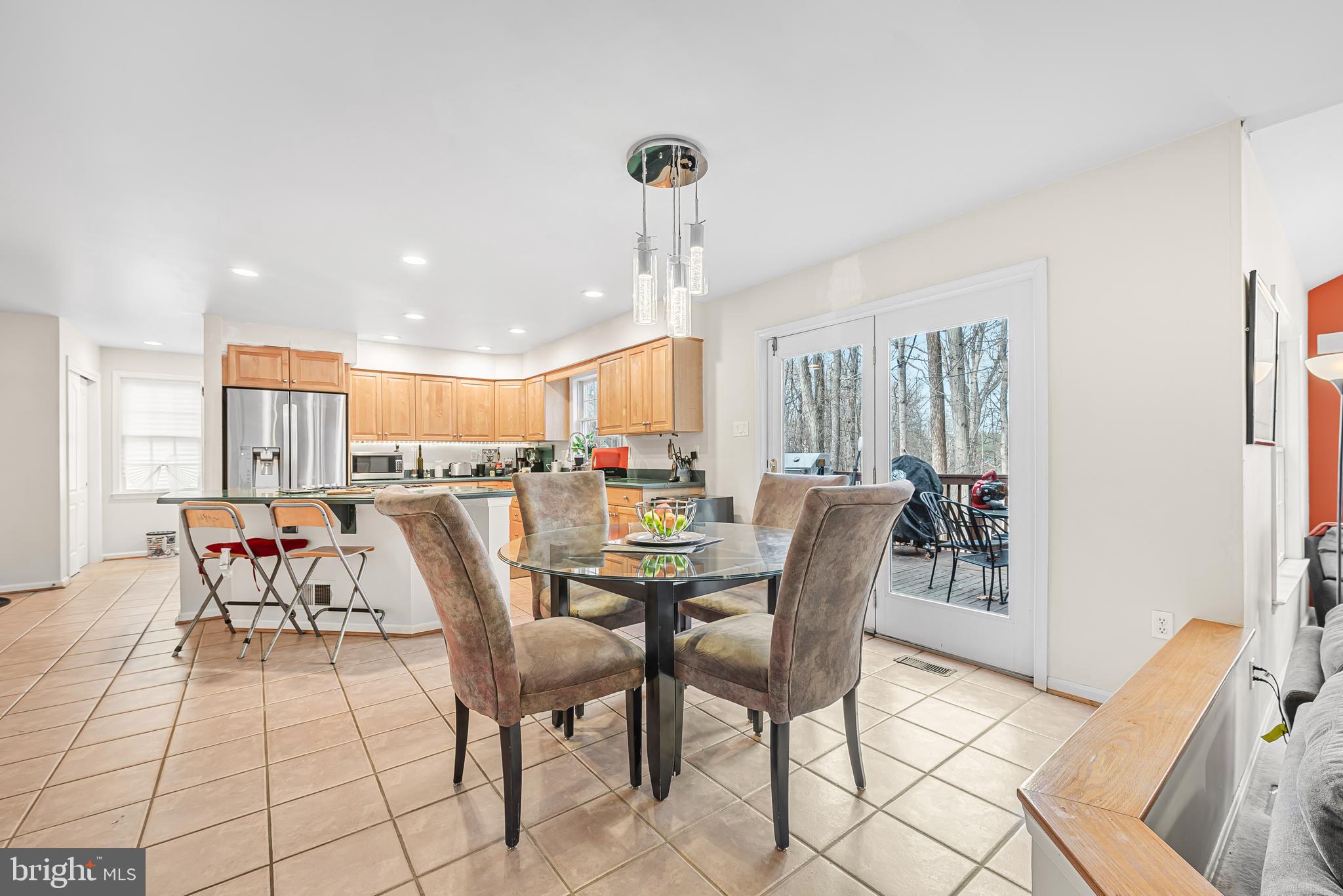 VILLAGE OF RIVER HILL - Residential