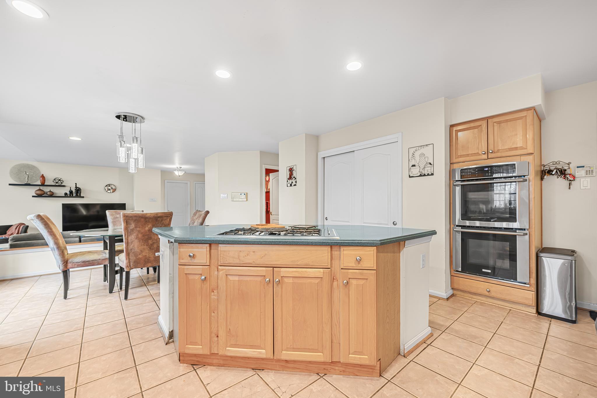 VILLAGE OF RIVER HILL - Residential