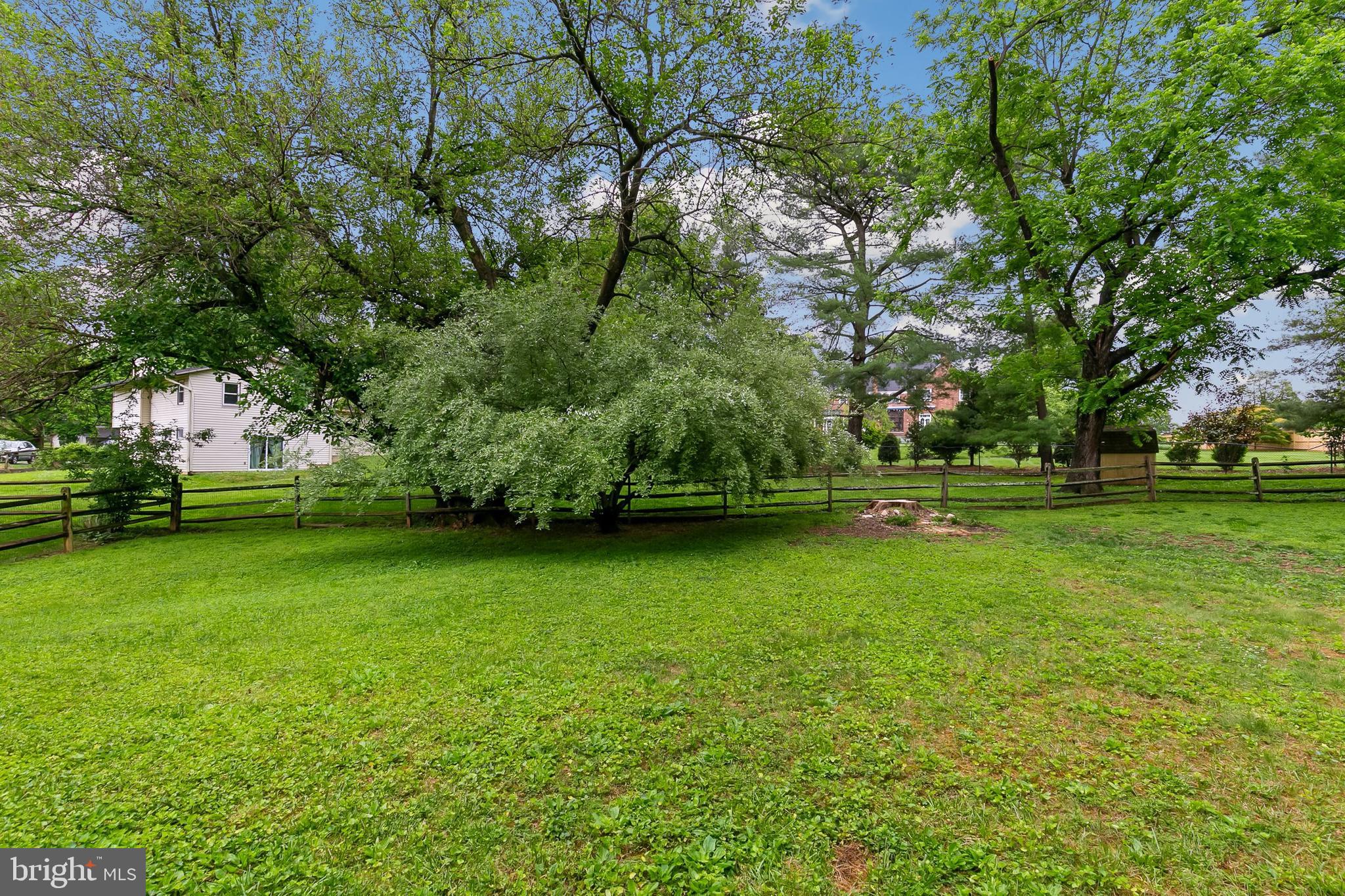 BROOKEVILLE KNOLLS - Residential