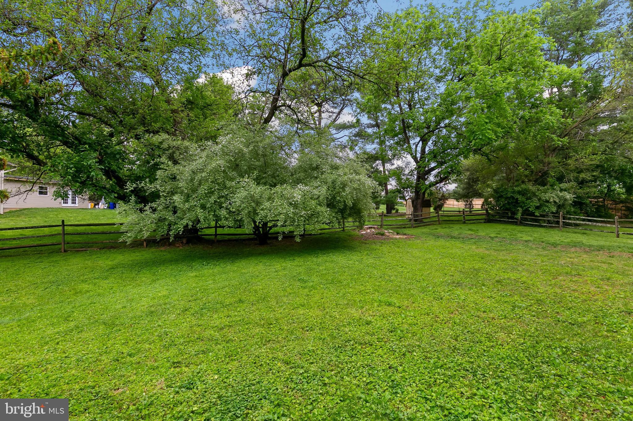 BROOKEVILLE KNOLLS - Residential