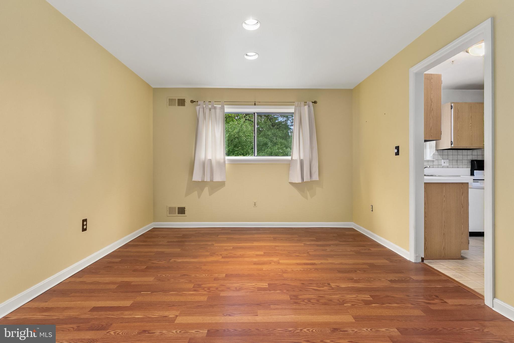 BROOKEVILLE KNOLLS - Residential