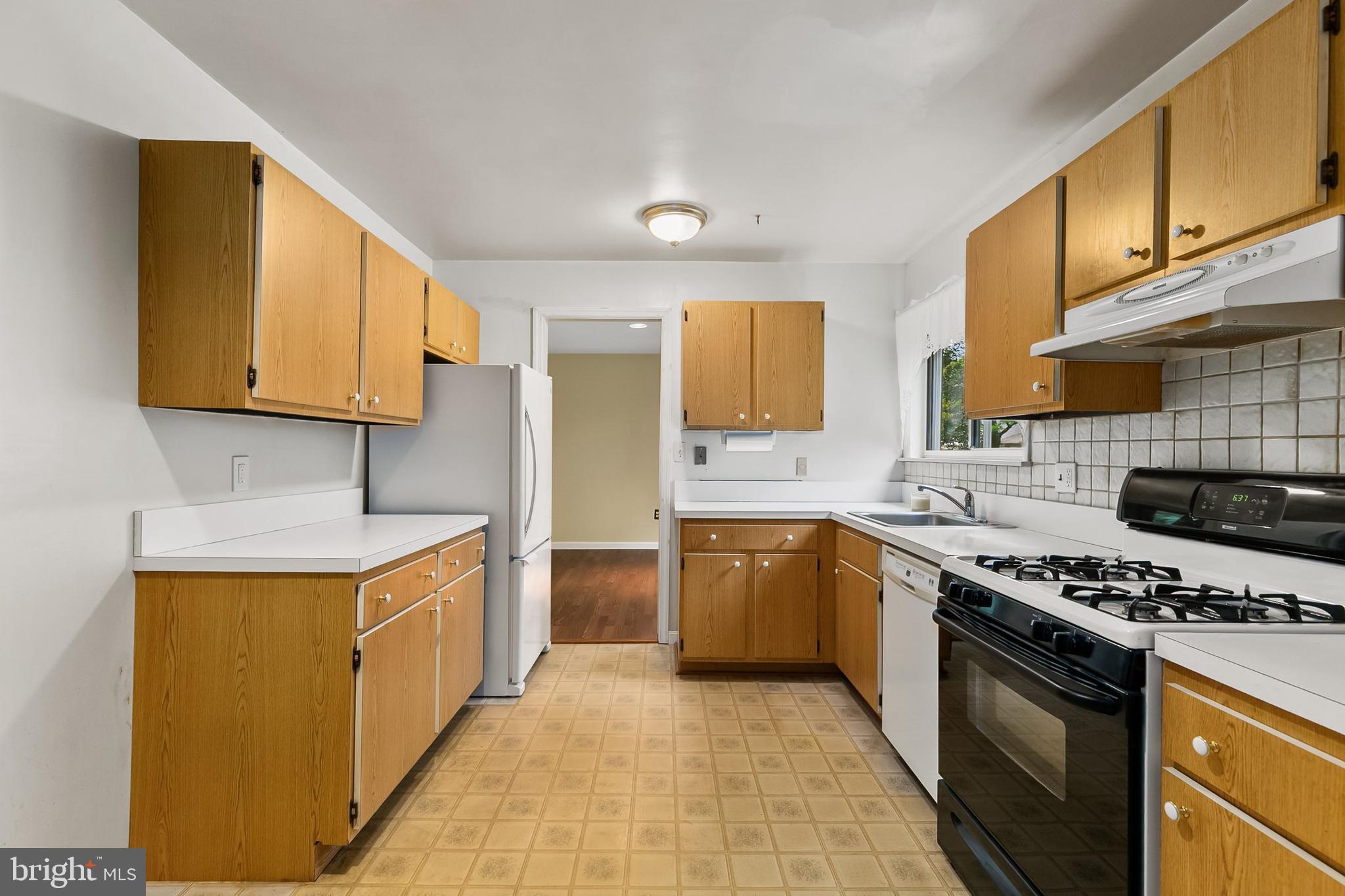 BROOKEVILLE KNOLLS - Residential