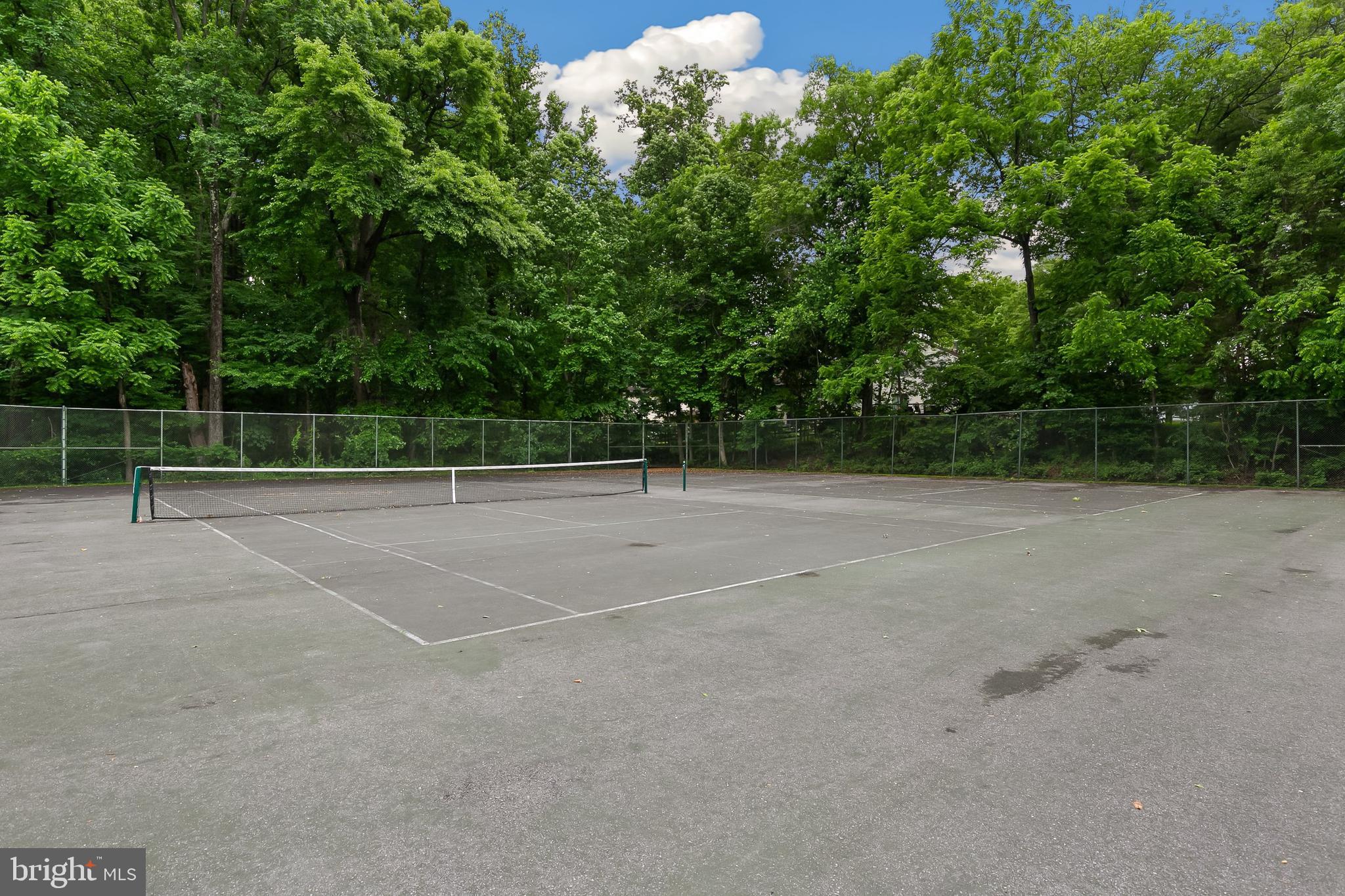 BROOKEVILLE KNOLLS - Residential