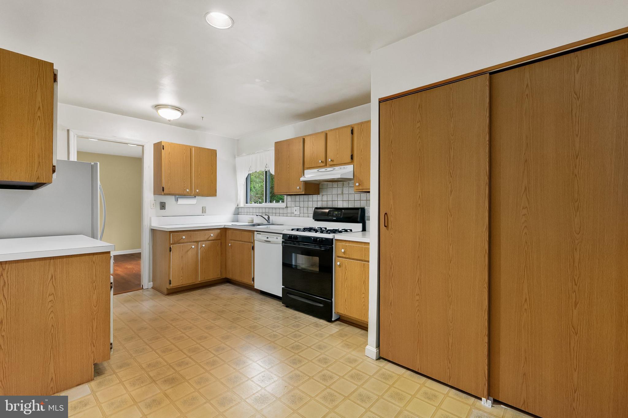 BROOKEVILLE KNOLLS - Residential