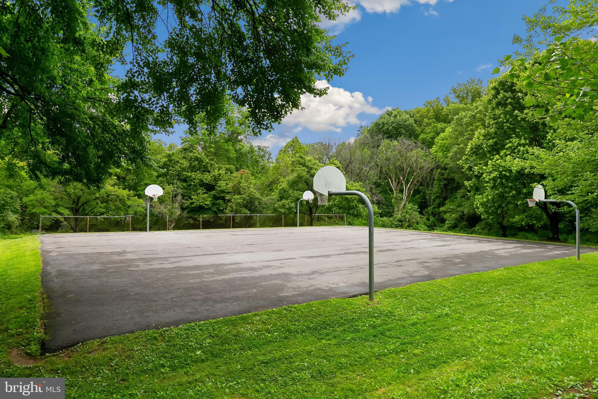 BROOKEVILLE KNOLLS - Residential