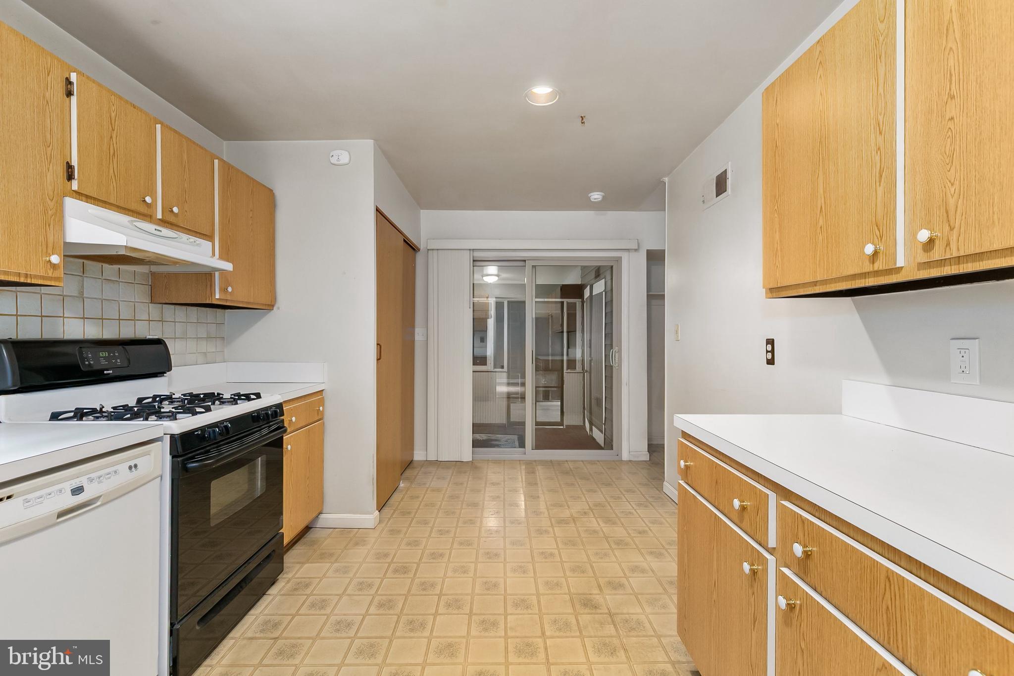 BROOKEVILLE KNOLLS - Residential