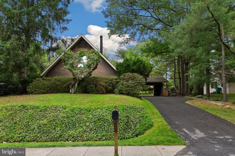 Photo of 3328 Gold Mine Road, BROOKEVILLE, MD 20833 (MLS # MDMC2235848)