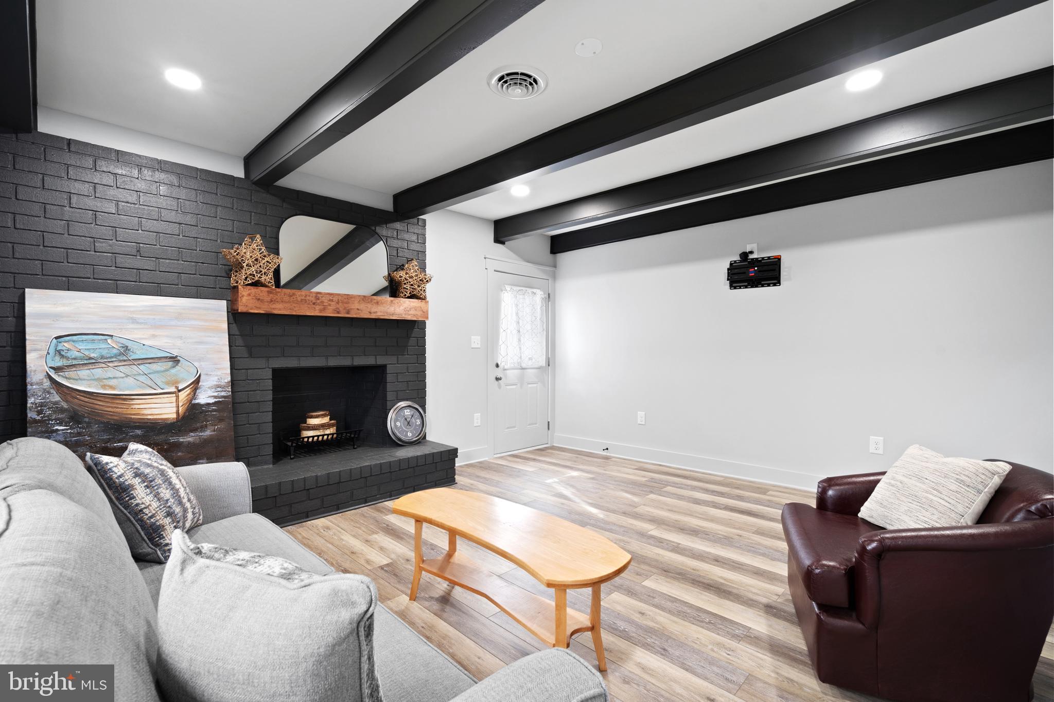 NONE AVAILABLE - Commercial Lease