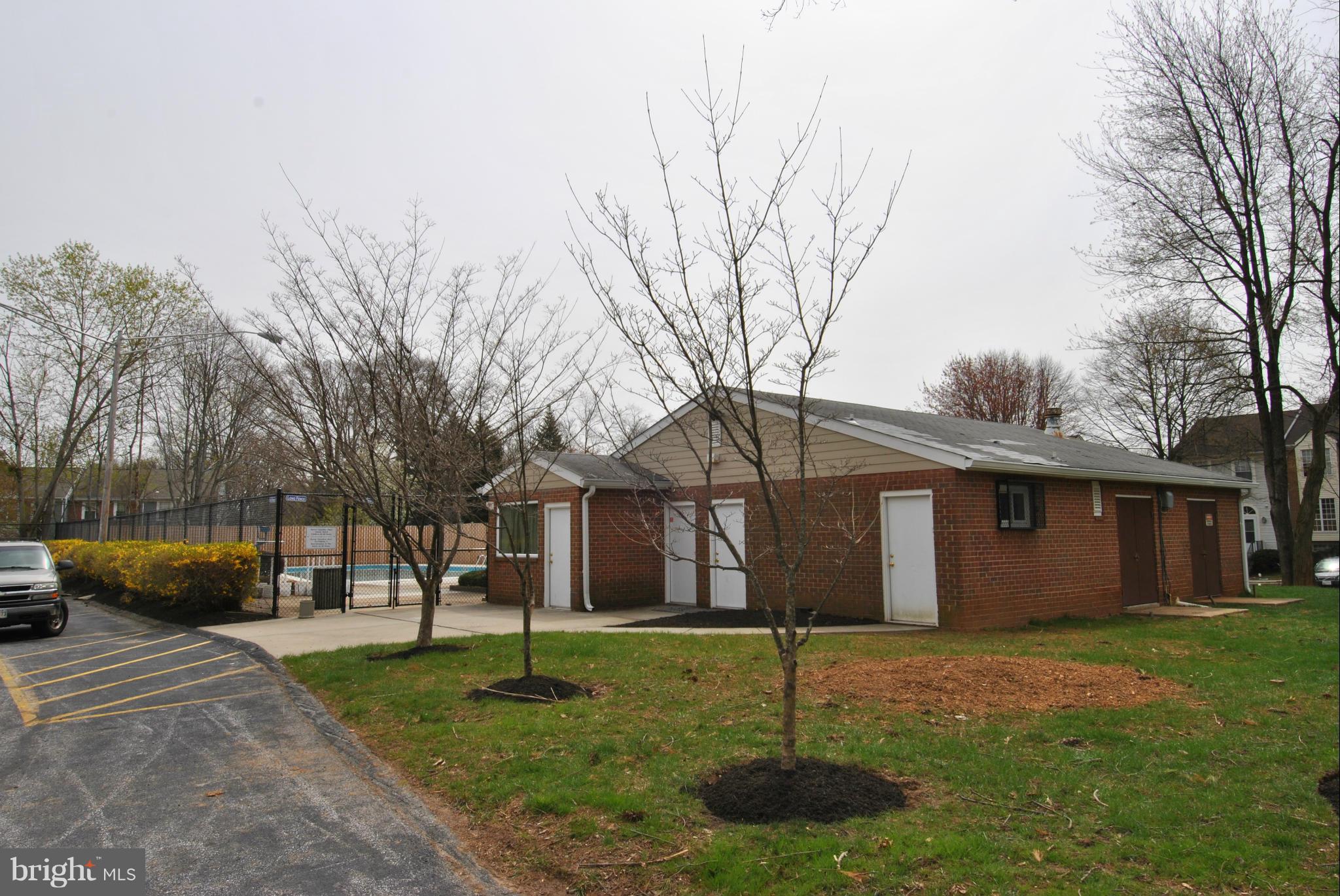 CHESTNUT HILL - Residential