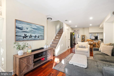Townhouse For Sale - 170 Carson Street<br/> Philadelphia County, PHILADELPHIA, PA 19127