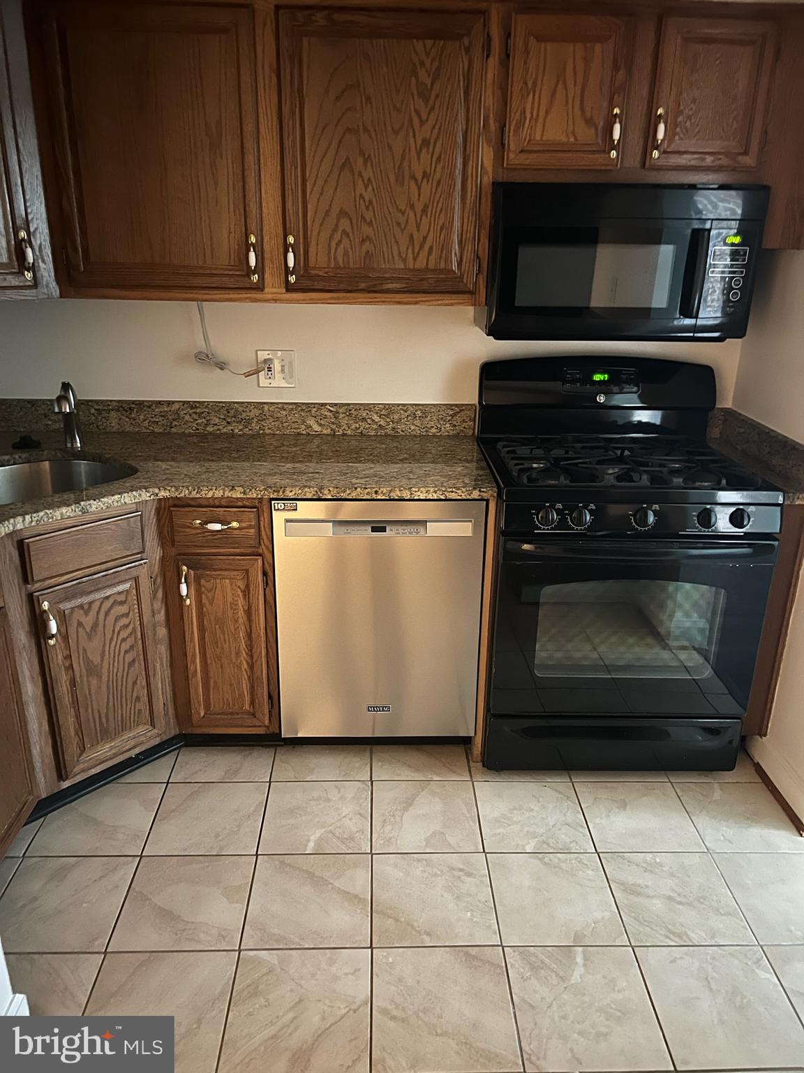 NORTHGATE CONDO - Residential Lease