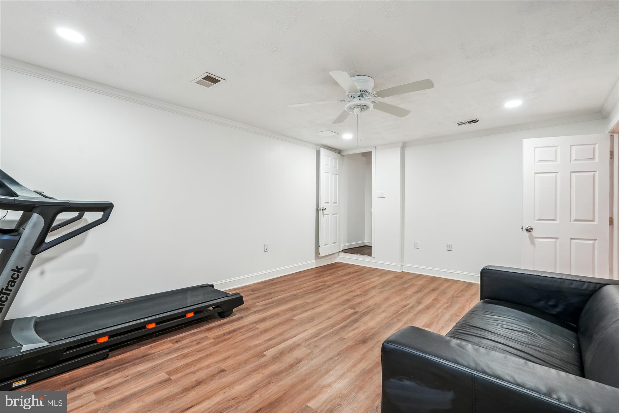 ENGLISH MANOR - Residential