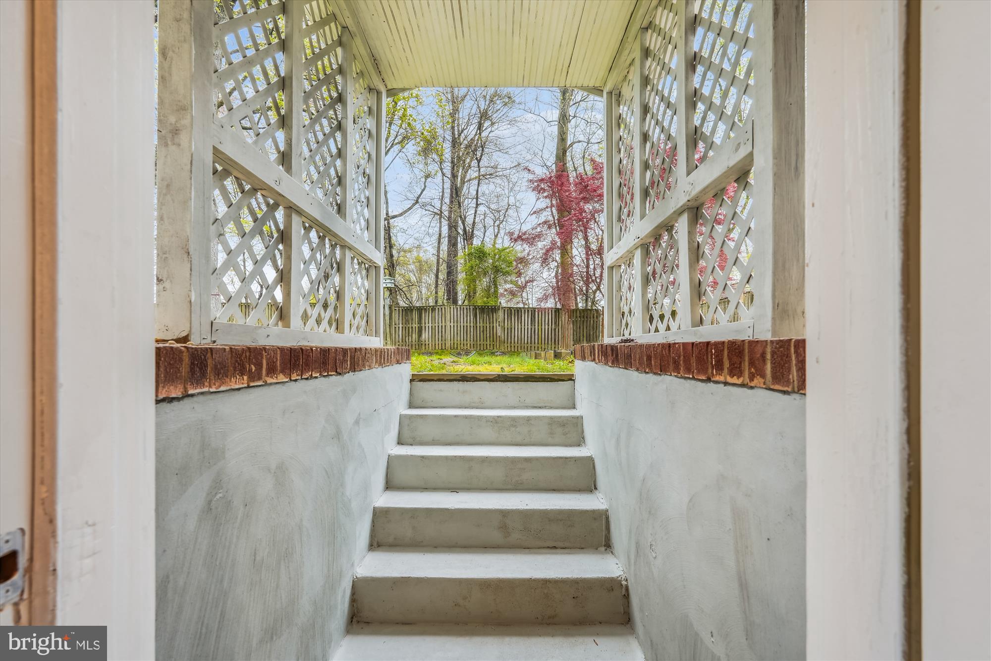 ENGLISH MANOR - Residential