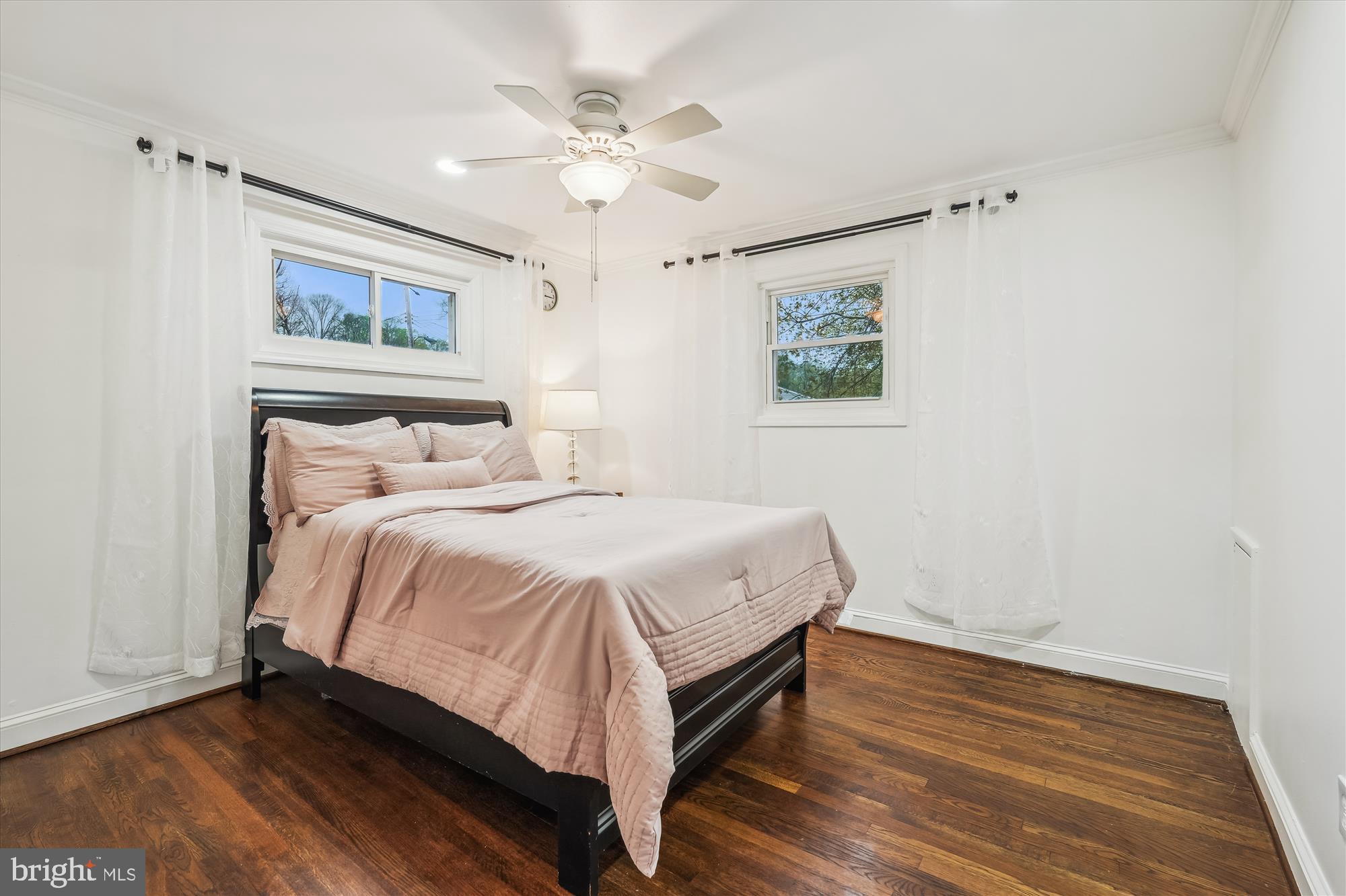 ENGLISH MANOR - Residential