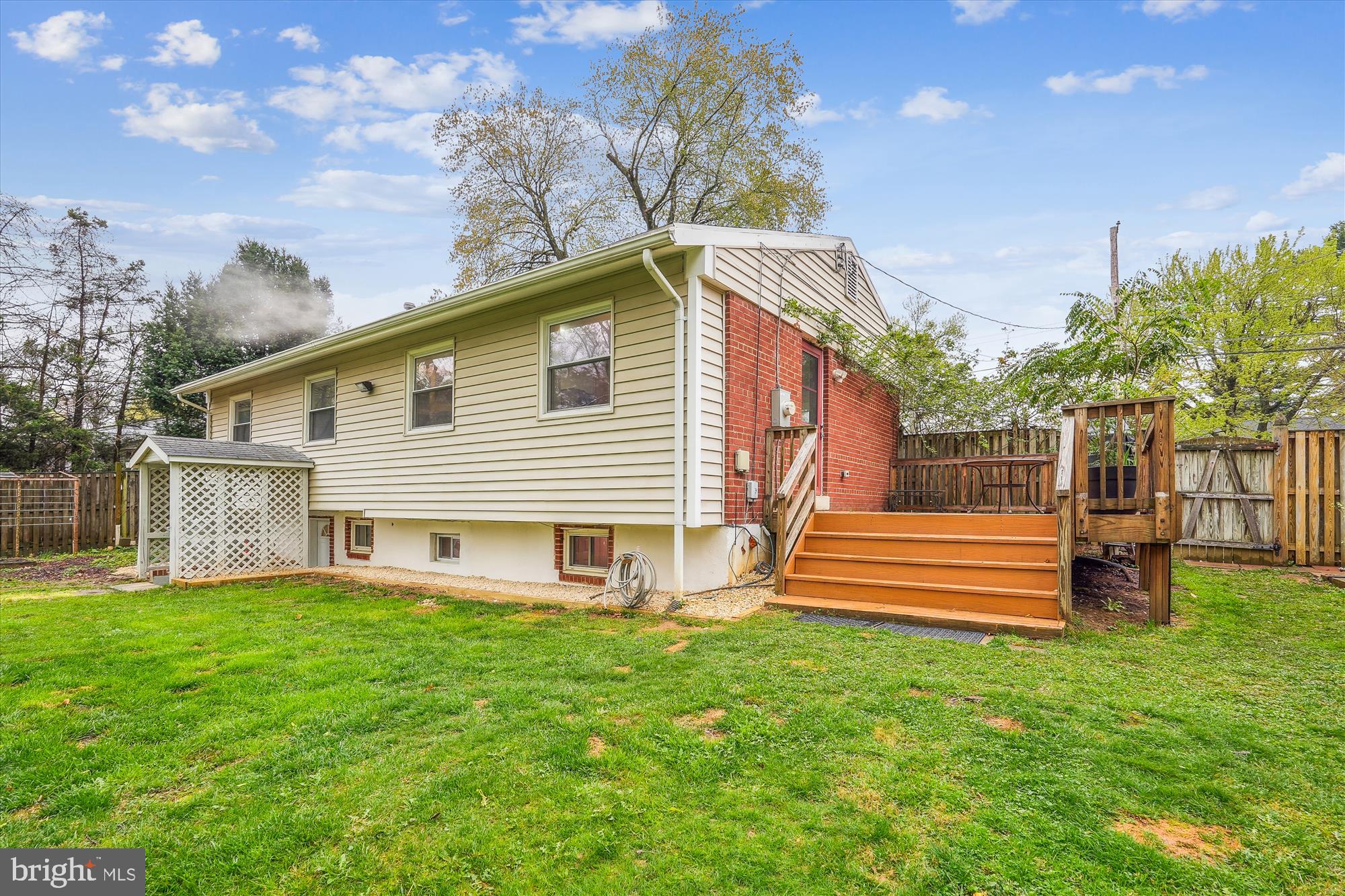 ENGLISH MANOR - Residential