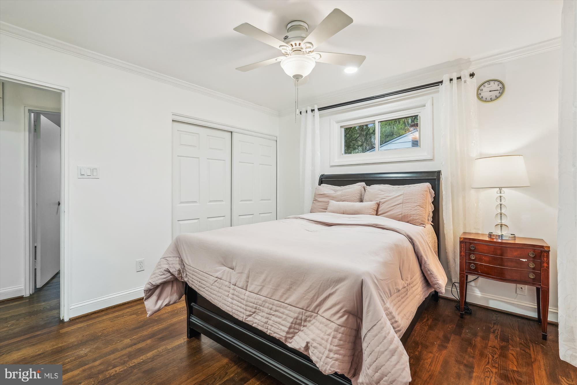 ENGLISH MANOR - Residential