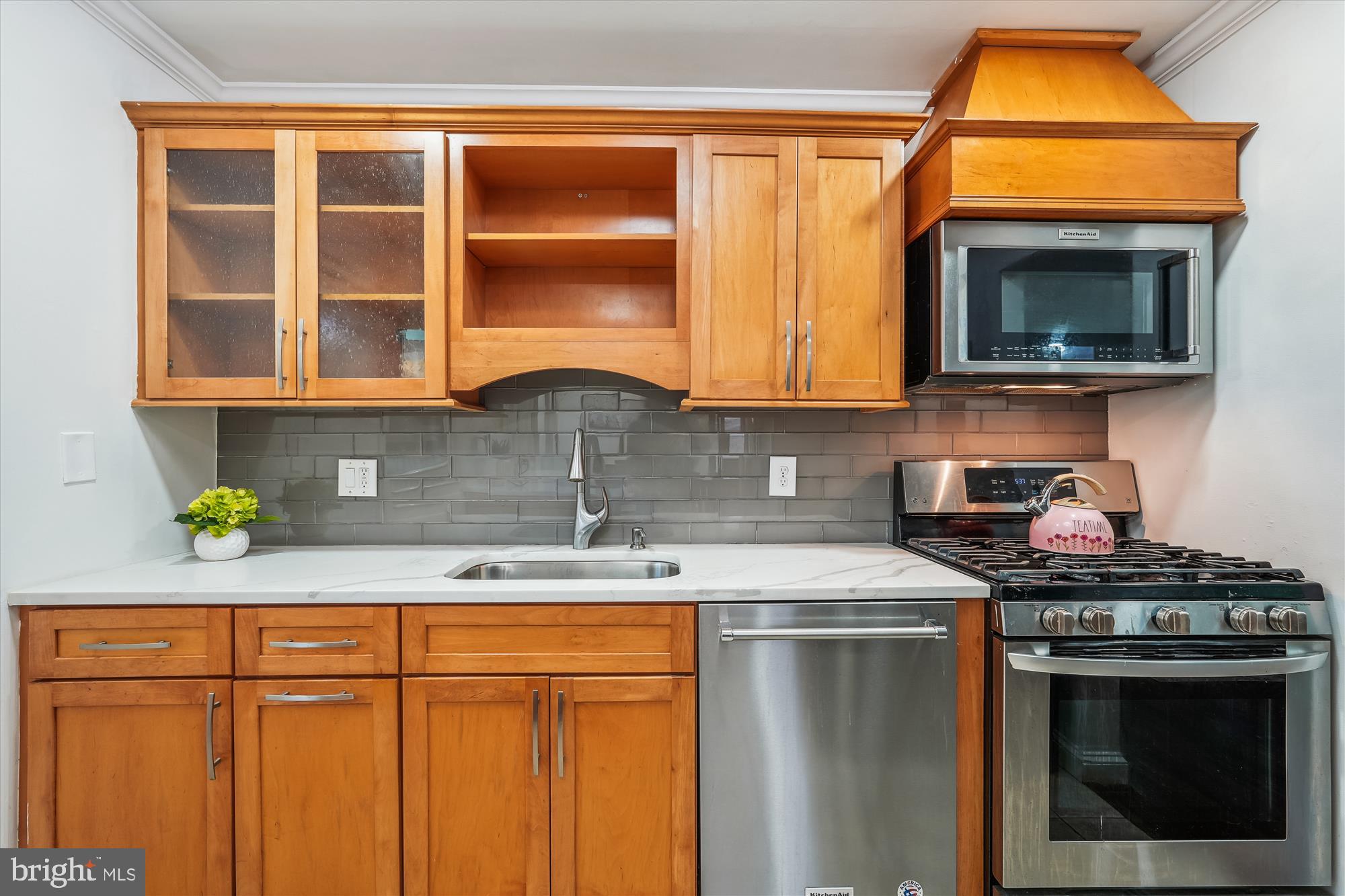 ENGLISH MANOR - Residential