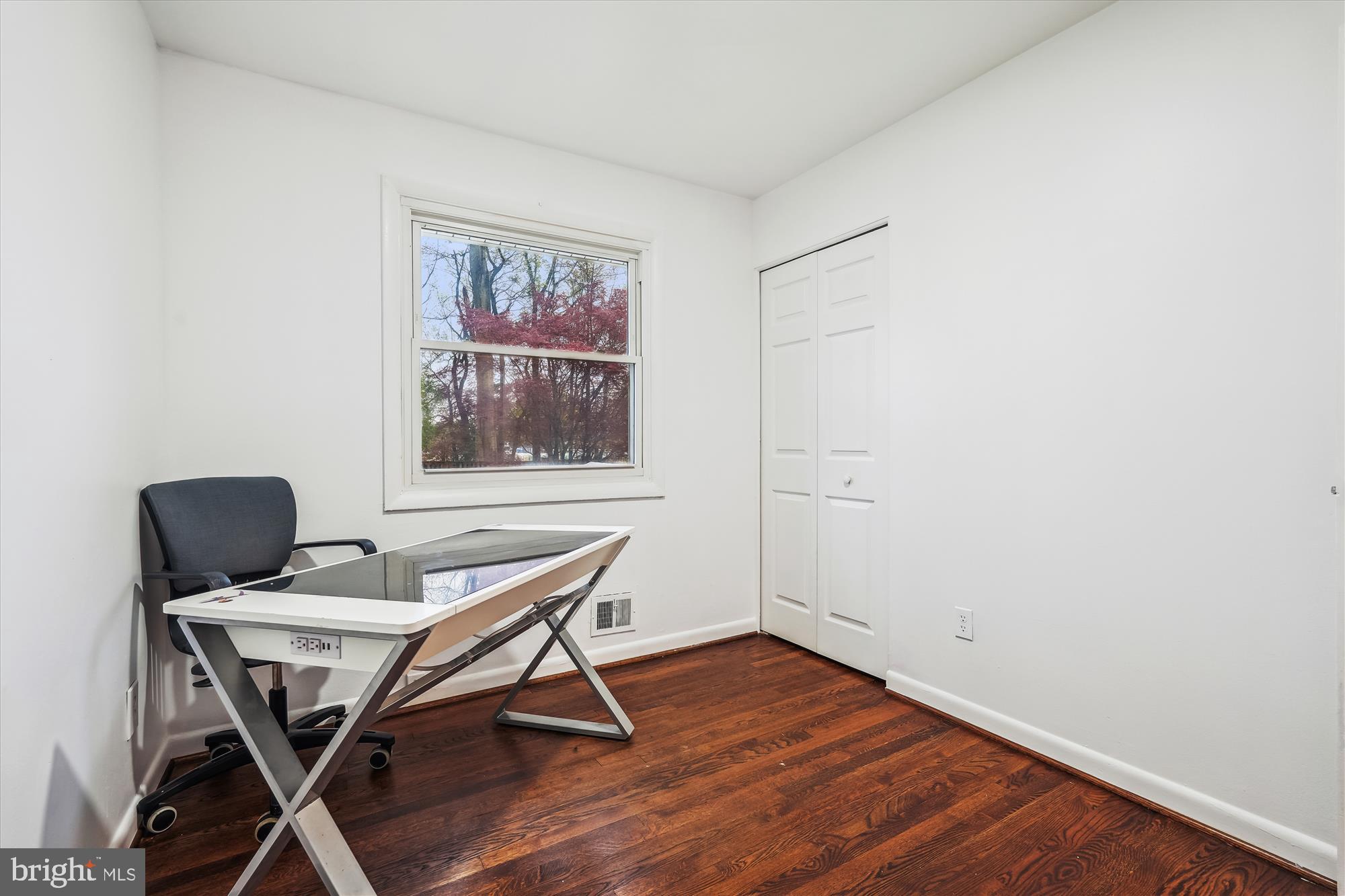 ENGLISH MANOR - Residential