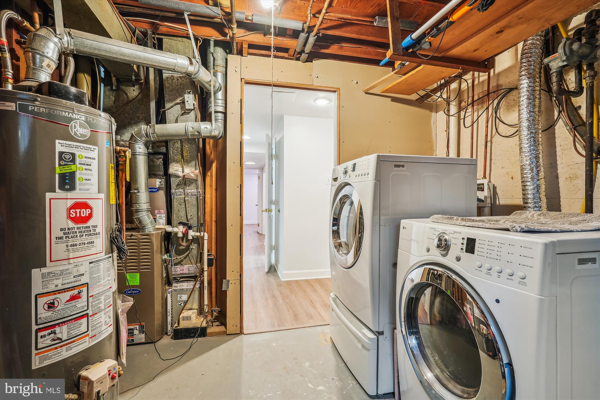 ENGLISH MANOR - Residential