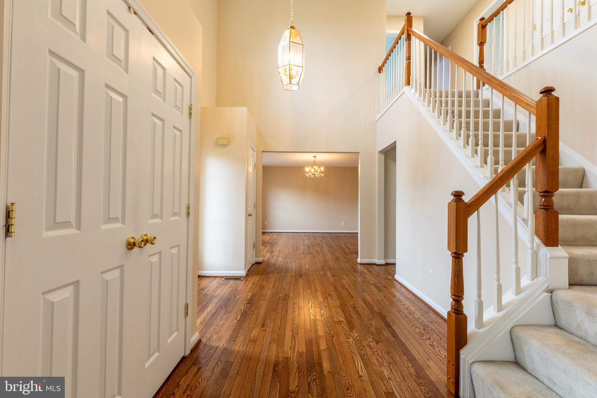 MIDDLE RUN CROSSIN - Residential