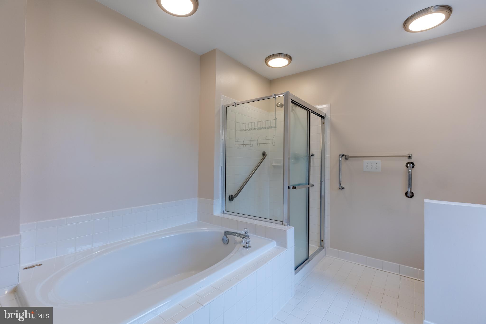 MIDDLE RUN CROSSIN - Residential