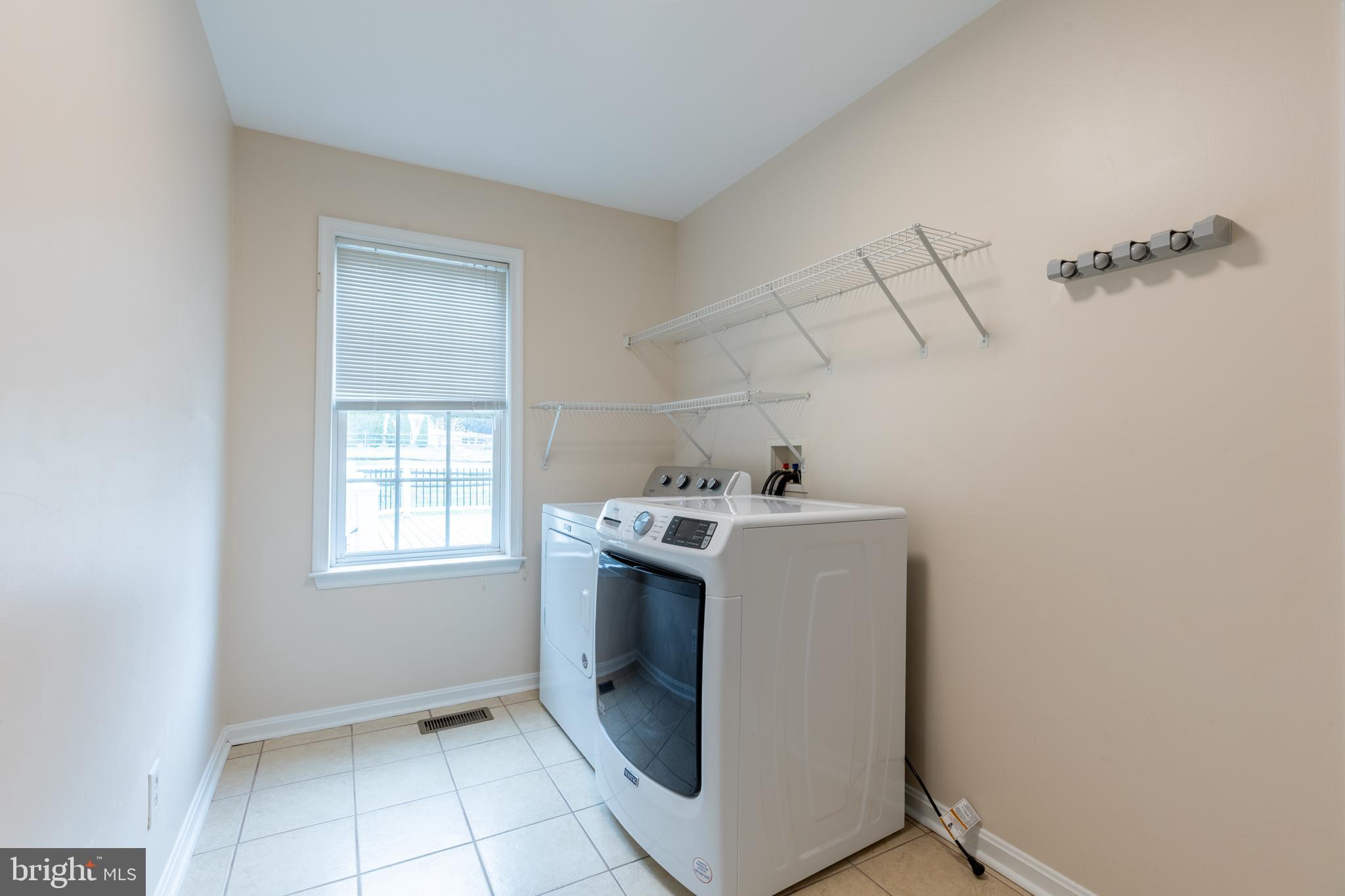 MIDDLE RUN CROSSIN - Residential