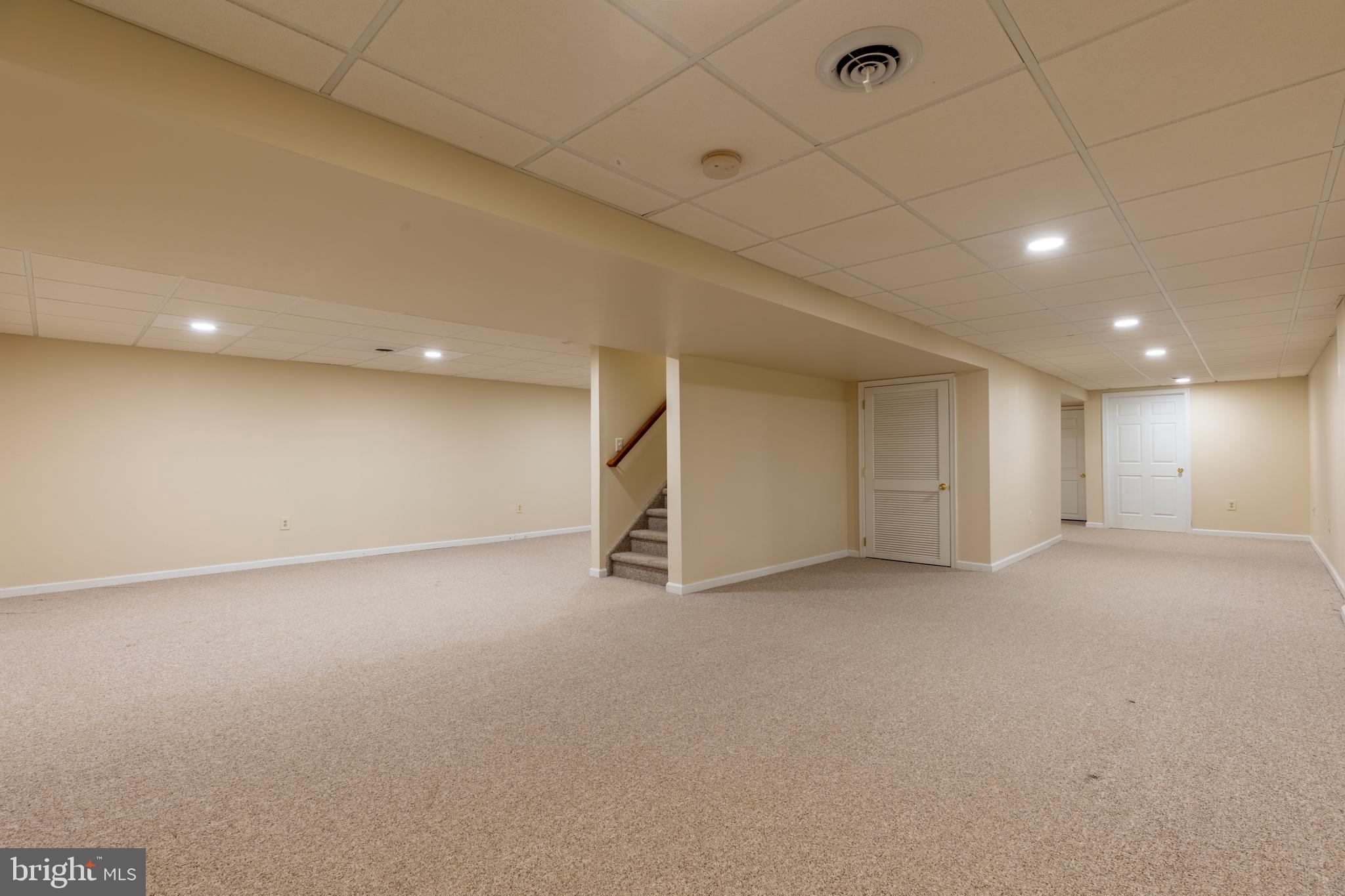 MIDDLE RUN CROSSIN - Residential