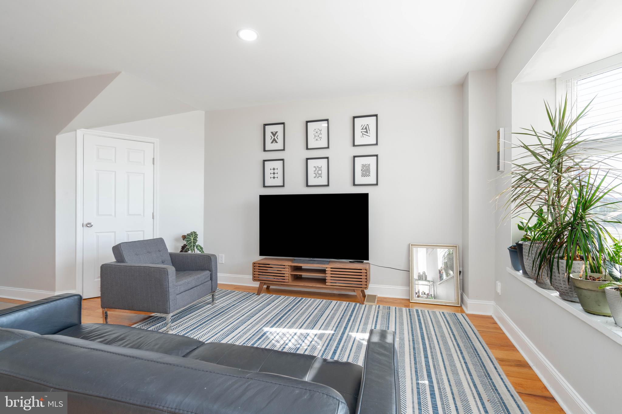 OLD CITY - Residential Income